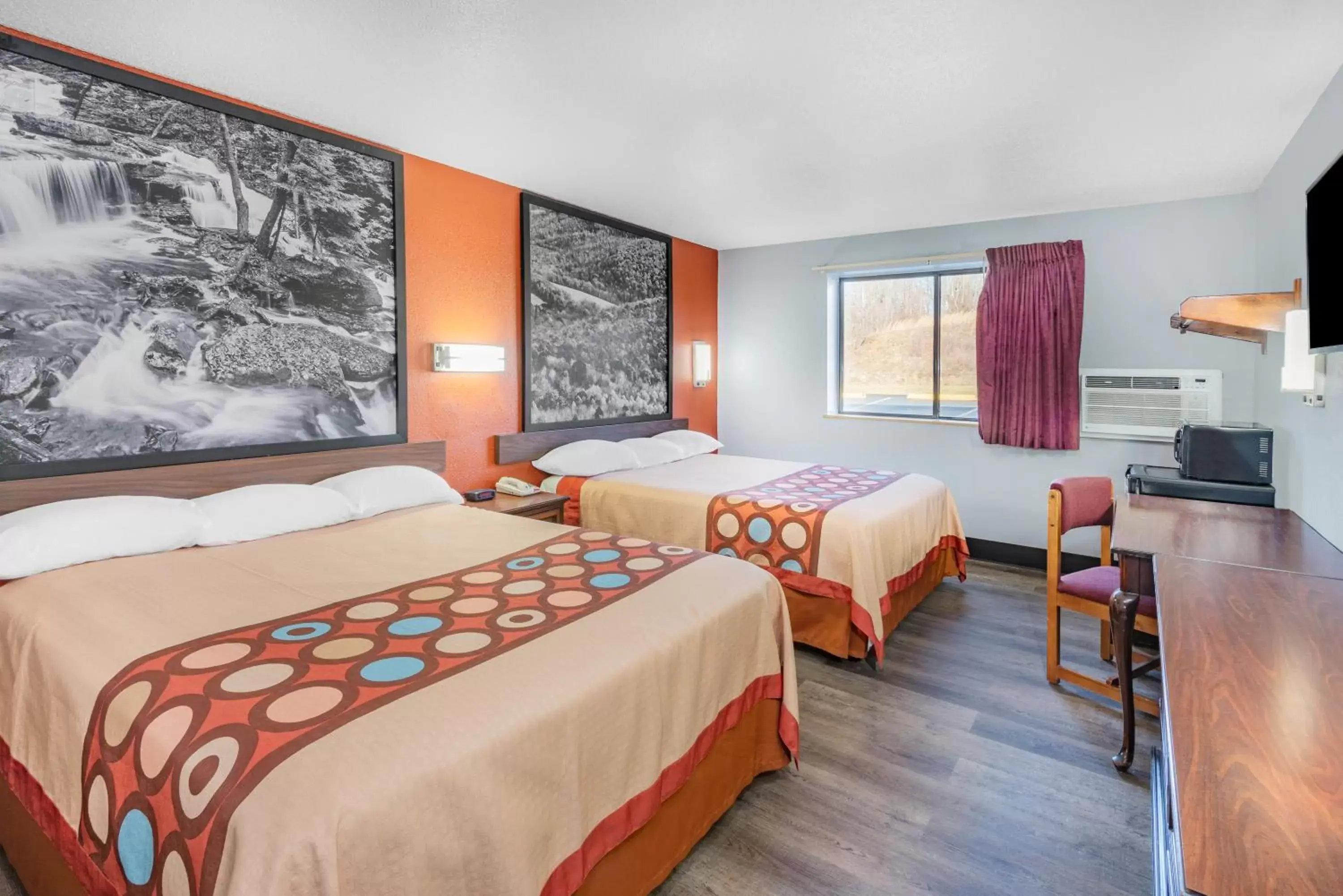 Queen Room with Two Queen Beds - Non-Smoking in Super 8 by Wyndham Waynesburg Queen Room with Two Queen Beds - Non-Smoking in Super 8 by Wyndham Waynesburg