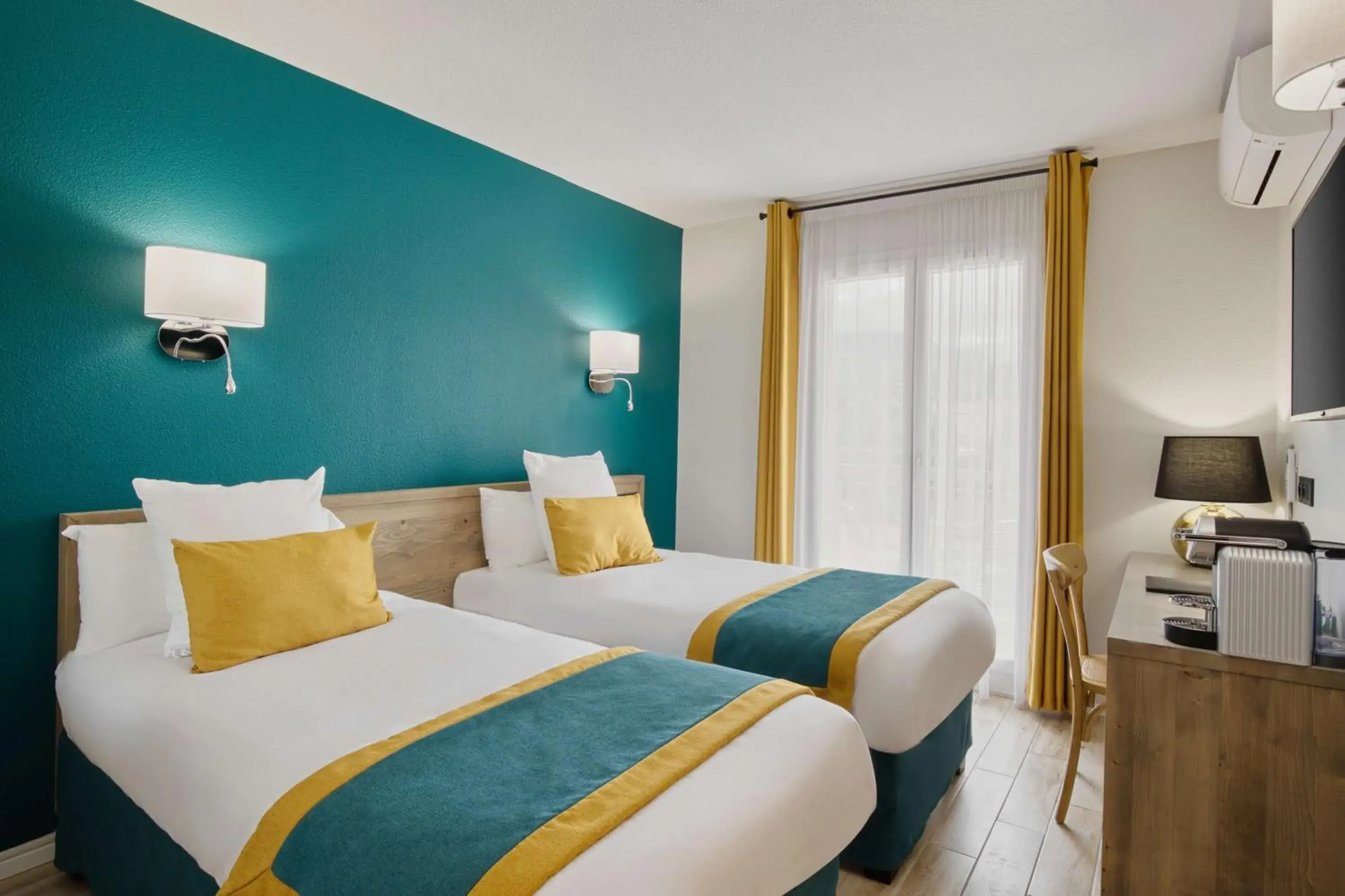 Classic Twin Room in Best Western Le Vauban Classic Twin Room in Best Western Le Vauban