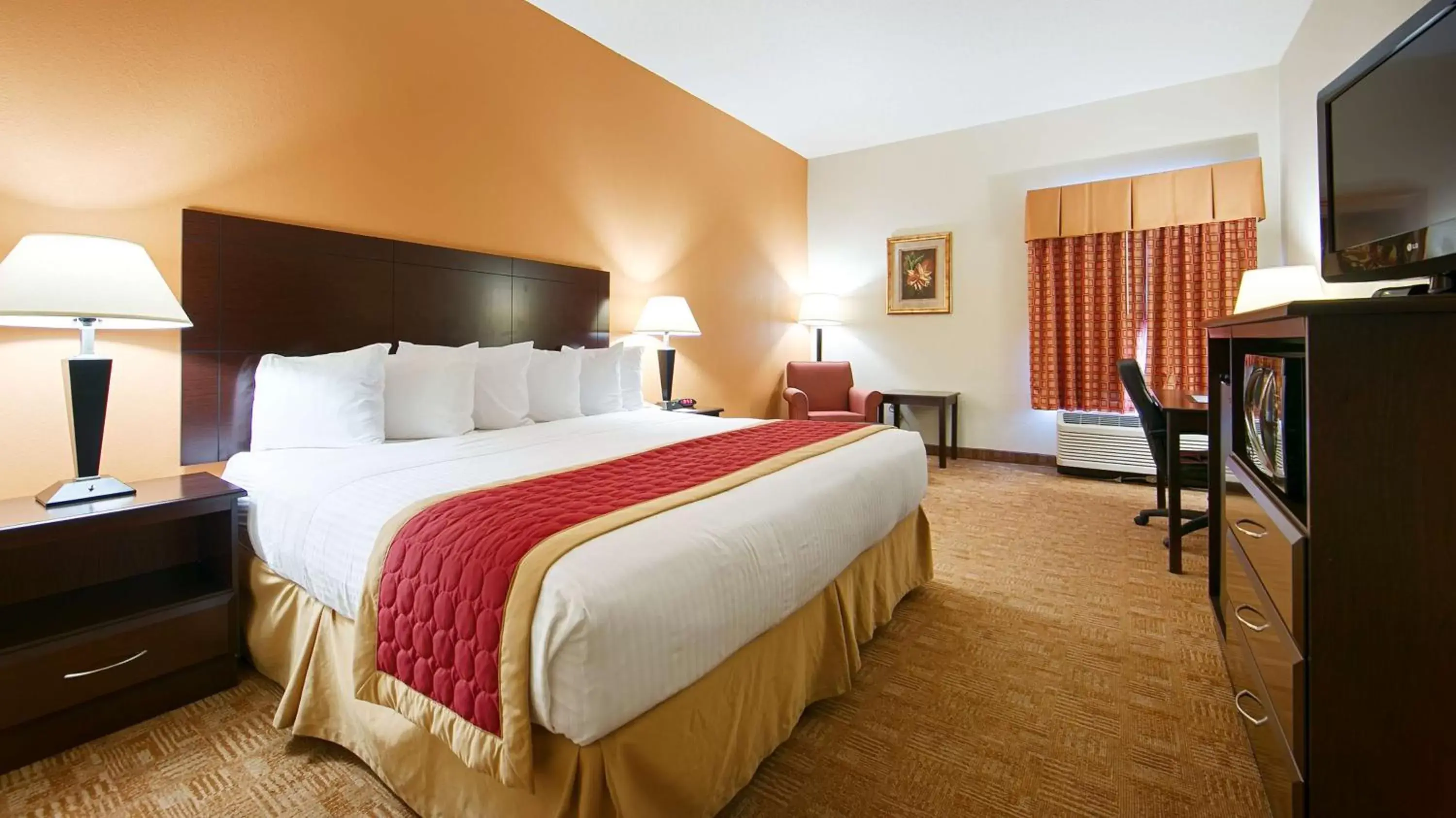 King Room with Roll-in Shower - Disability Access/Non-Smoking in Best Western Hiram Inn and Suites King Room with Roll-in Shower - Disability Access/Non-Smoking in Best Western Hiram Inn and Suites
