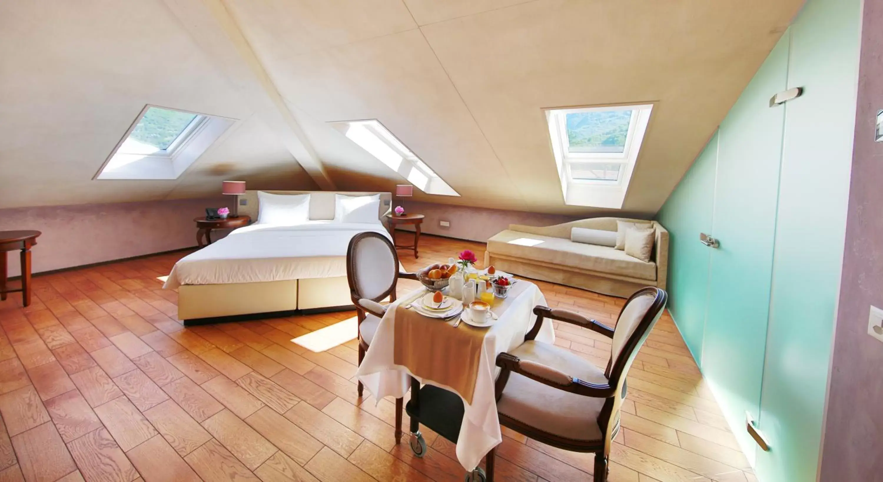 Tower Suite - single occupancy in Boutique & Business Hotel La Tureta Tower Suite - single occupancy in Boutique & Business Hotel La Tureta