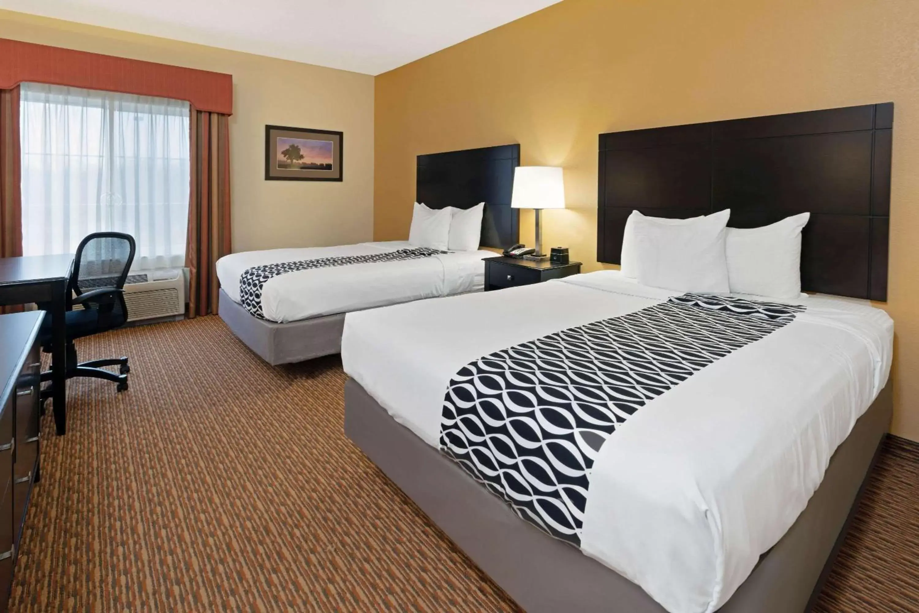 Queen Room with Two Queen Beds and Mobility/Hearing Access - Non-Smoking in La Quinta by Wyndham Stillwater -University Area Queen Room with Two Queen Beds and Mobility/Hearing Access - Non-Smoking in La Quinta by Wyndham Stillwater -University Area