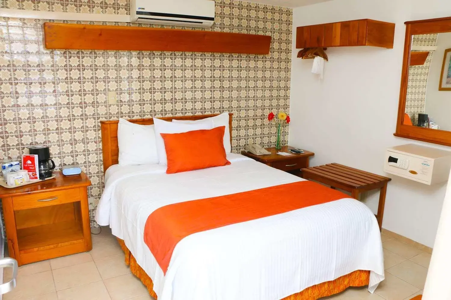 Double Room with Double Bed - single occupancy - Non-Smoking in Best Western Riviera Tuxpan Double Room with Double Bed - single occupancy - Non-Smoking in Best Western Riviera Tuxpan