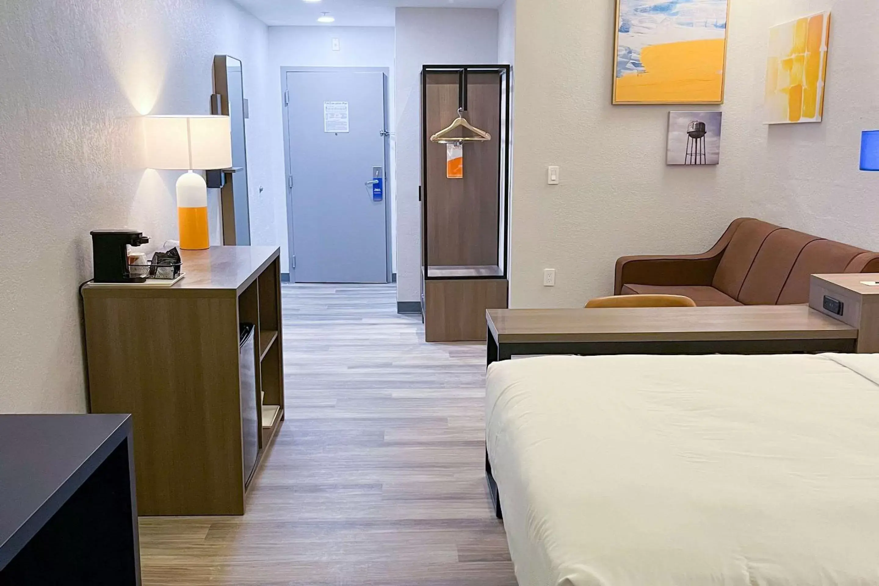 King Suite with Sofa Bed - Non-Smoking in Comfort Suites Clearwater - Dunedin King Suite with Sofa Bed - Non-Smoking in Comfort Suites Clearwater - Dunedin