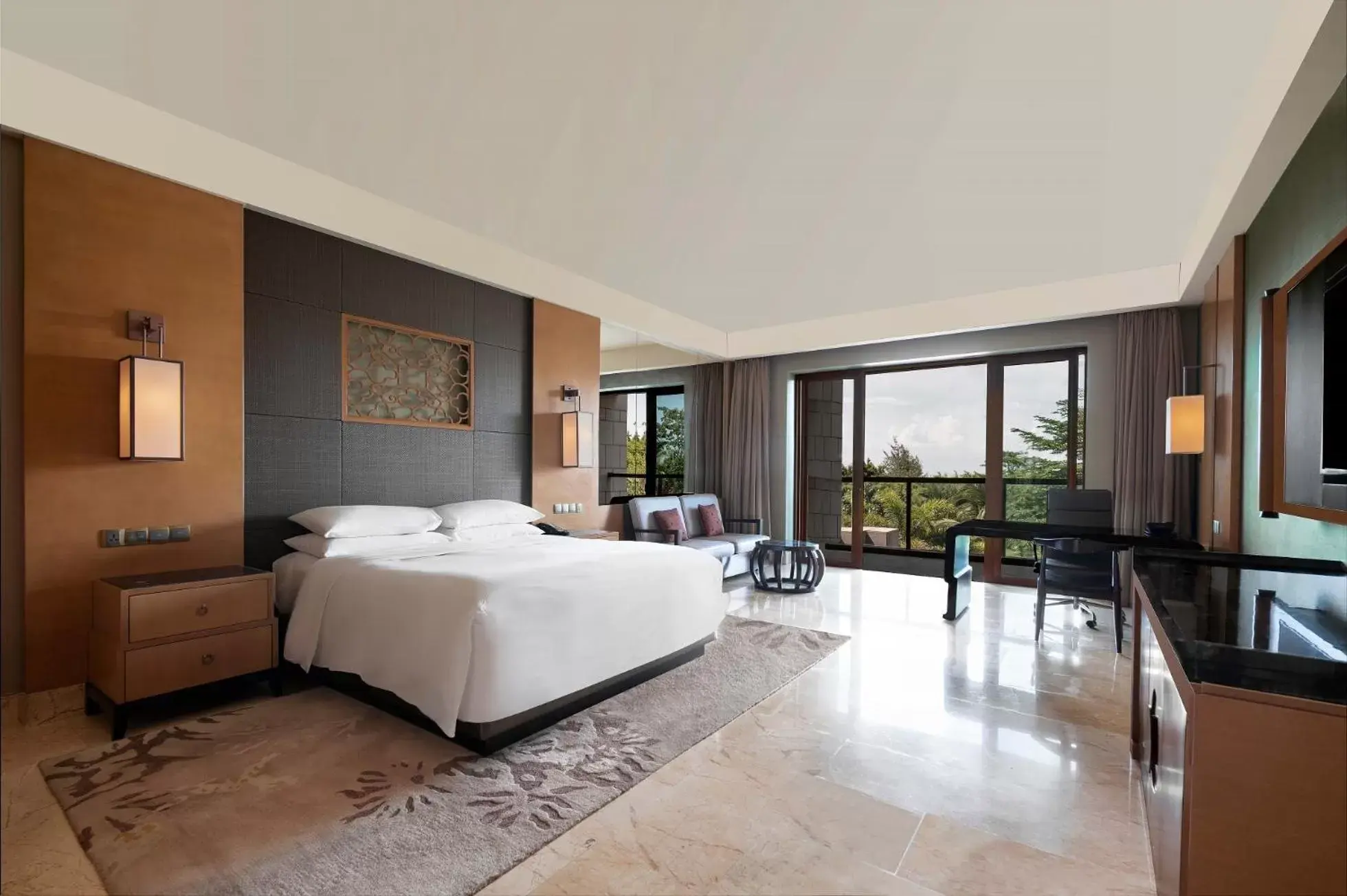 Deluxe Garden View Room King in Haikou Marriott Hotel Deluxe Garden View Room King in Haikou Marriott Hotel