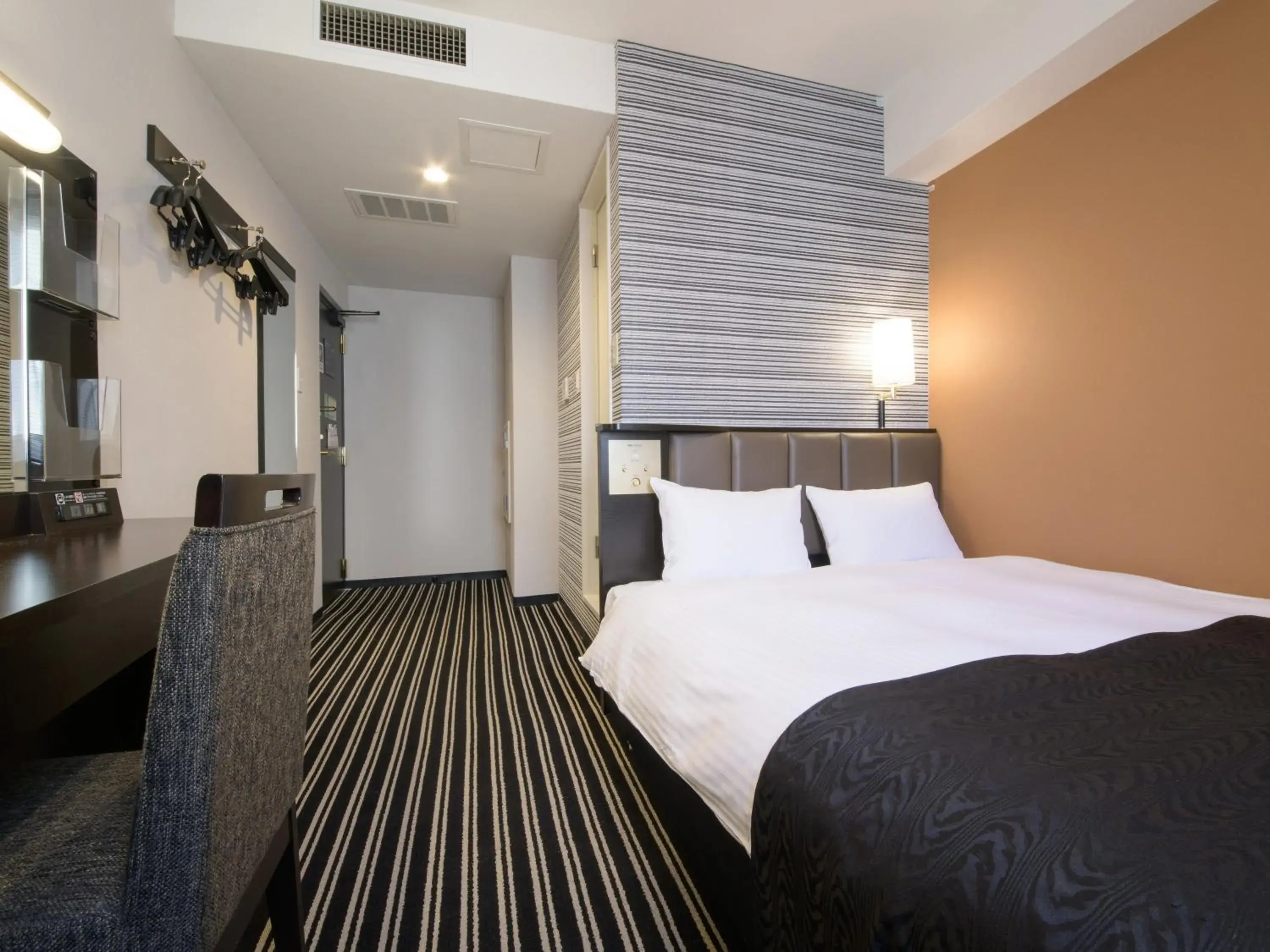 Double Room with Small Double Bed - single occupancy - Smoking in APA Hotel TKP Sapporo Ekimae Double Room with Small Double Bed - single occupancy - Smoking in APA Hotel TKP Sapporo Ekimae