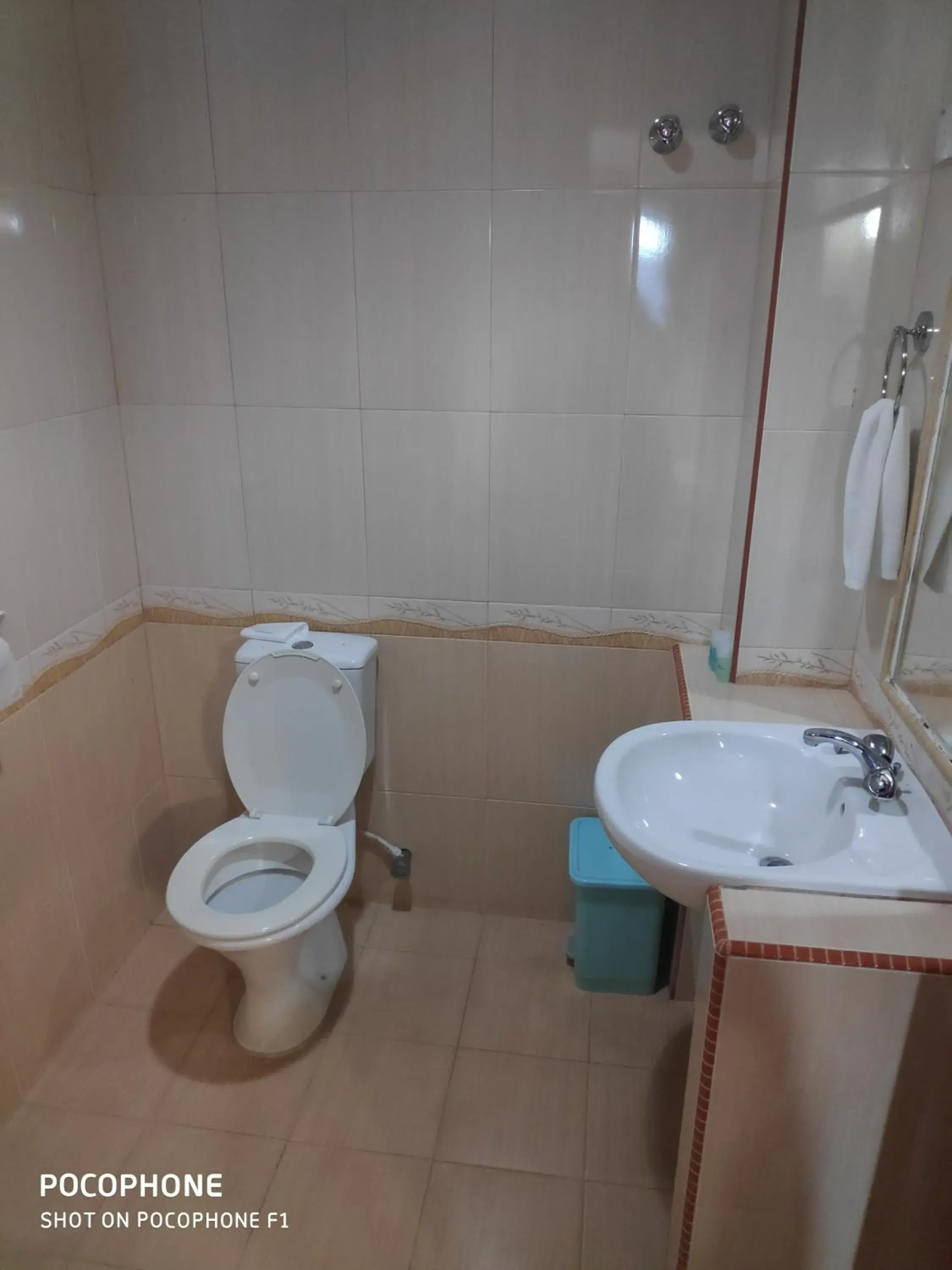 Double Room - Disability Access - No Window in Flora Place Hotel Double Room - Disability Access - No Window in Flora Place Hotel