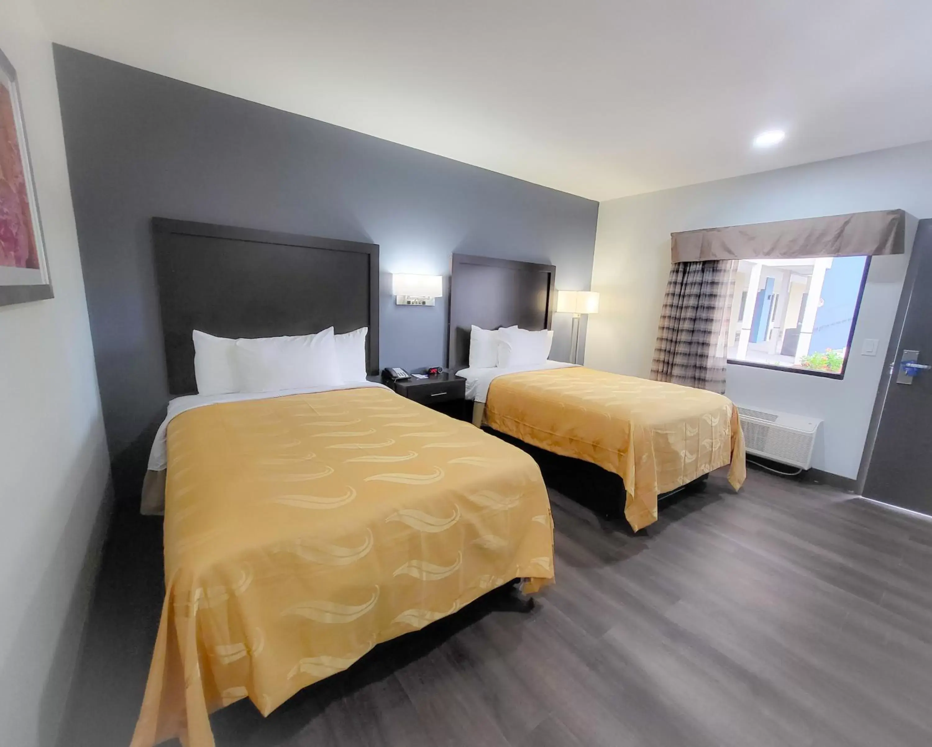 Standard Double Room with Two Double Beds - Non-Smoking in Rodeway Inn Norfolk Standard Double Room with Two Double Beds - Non-Smoking in Rodeway Inn Norfolk