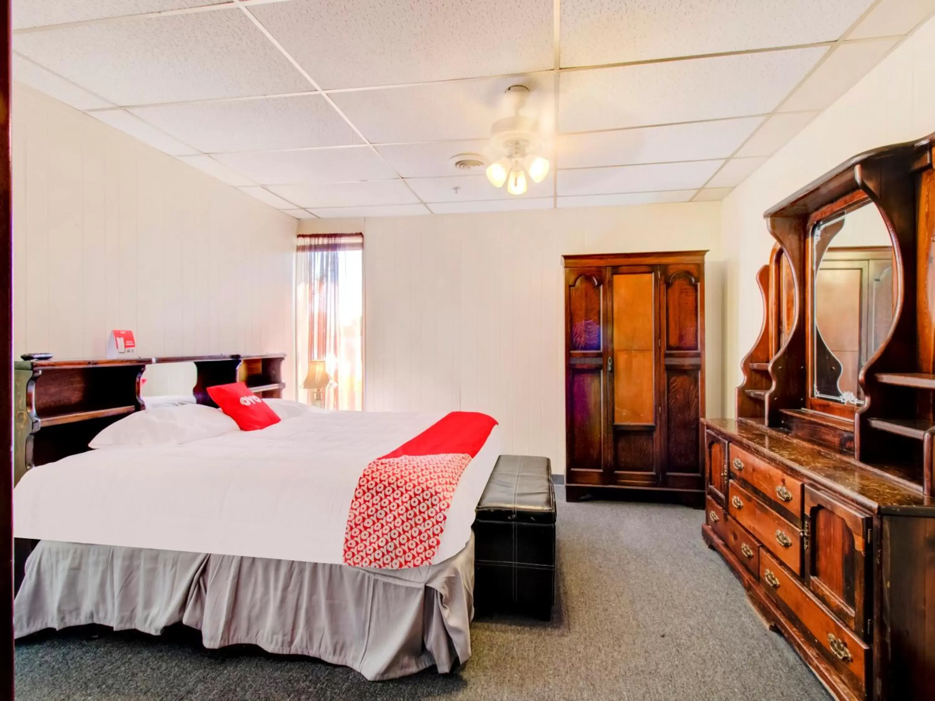 Premium King Bed with Kitchenette in OYO Hotel Drumright I-44 OK Premium King Bed with Kitchenette in OYO Hotel Drumright I-44 OK