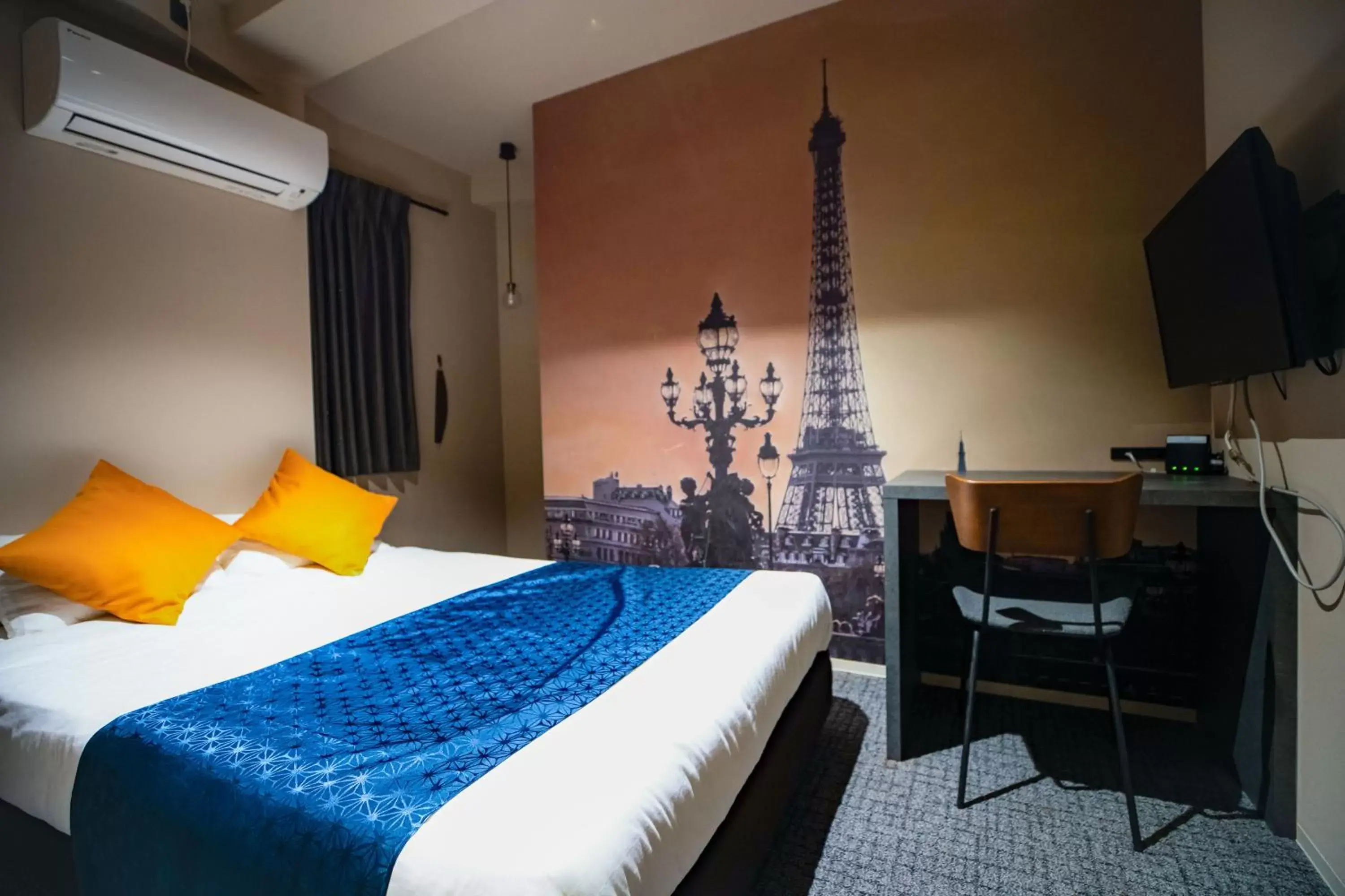 Double Room with Shared Bathroom - single occupancy in Hotel S-Presso Namba Double Room with Shared Bathroom - single occupancy in Hotel S-Presso Namba