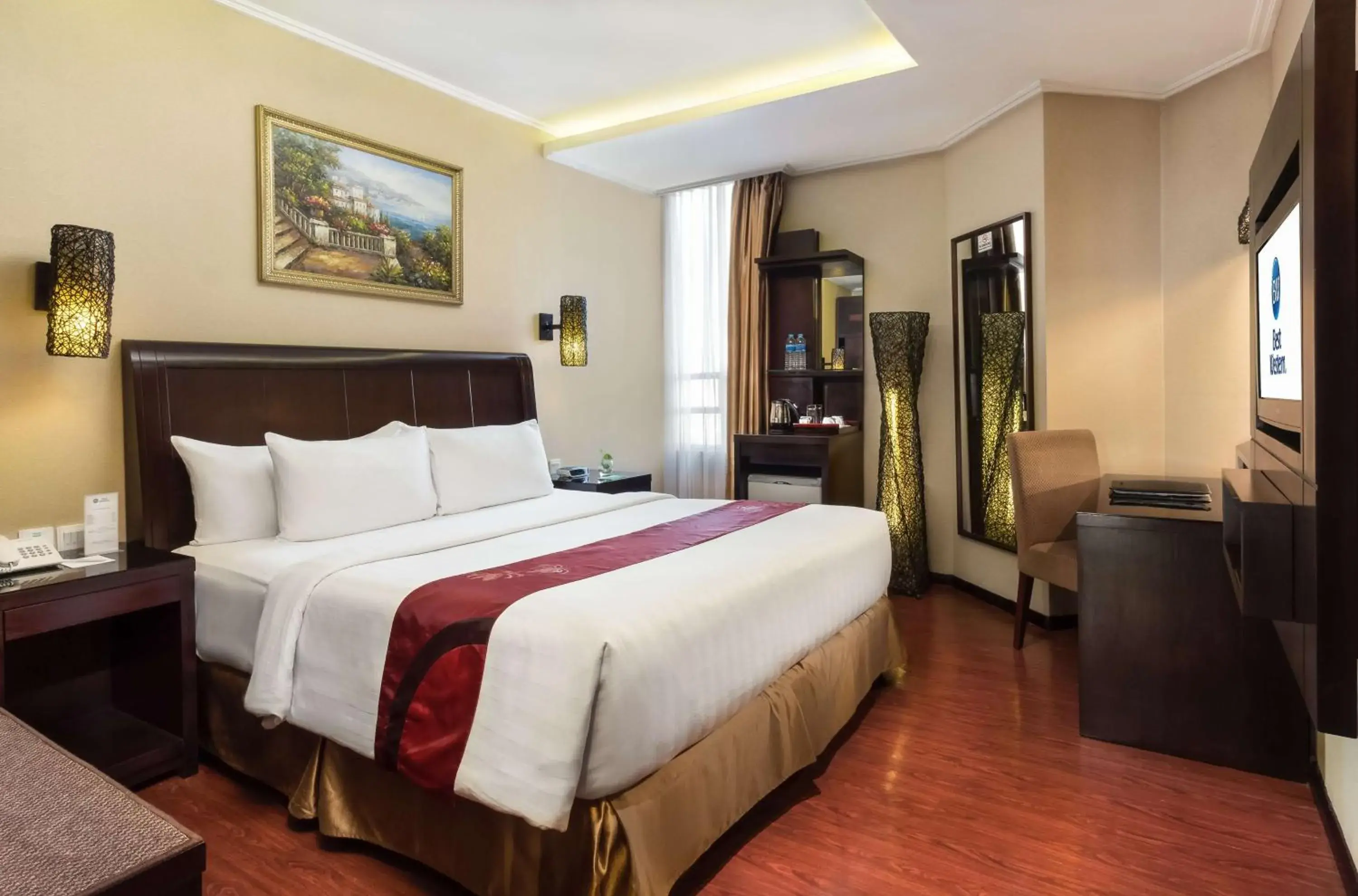 Superior King Room with City View - Smoking in Best Western Mangga Dua Hotel & Residence Superior King Room with City View - Smoking in Best Western Mangga Dua Hotel & Residence