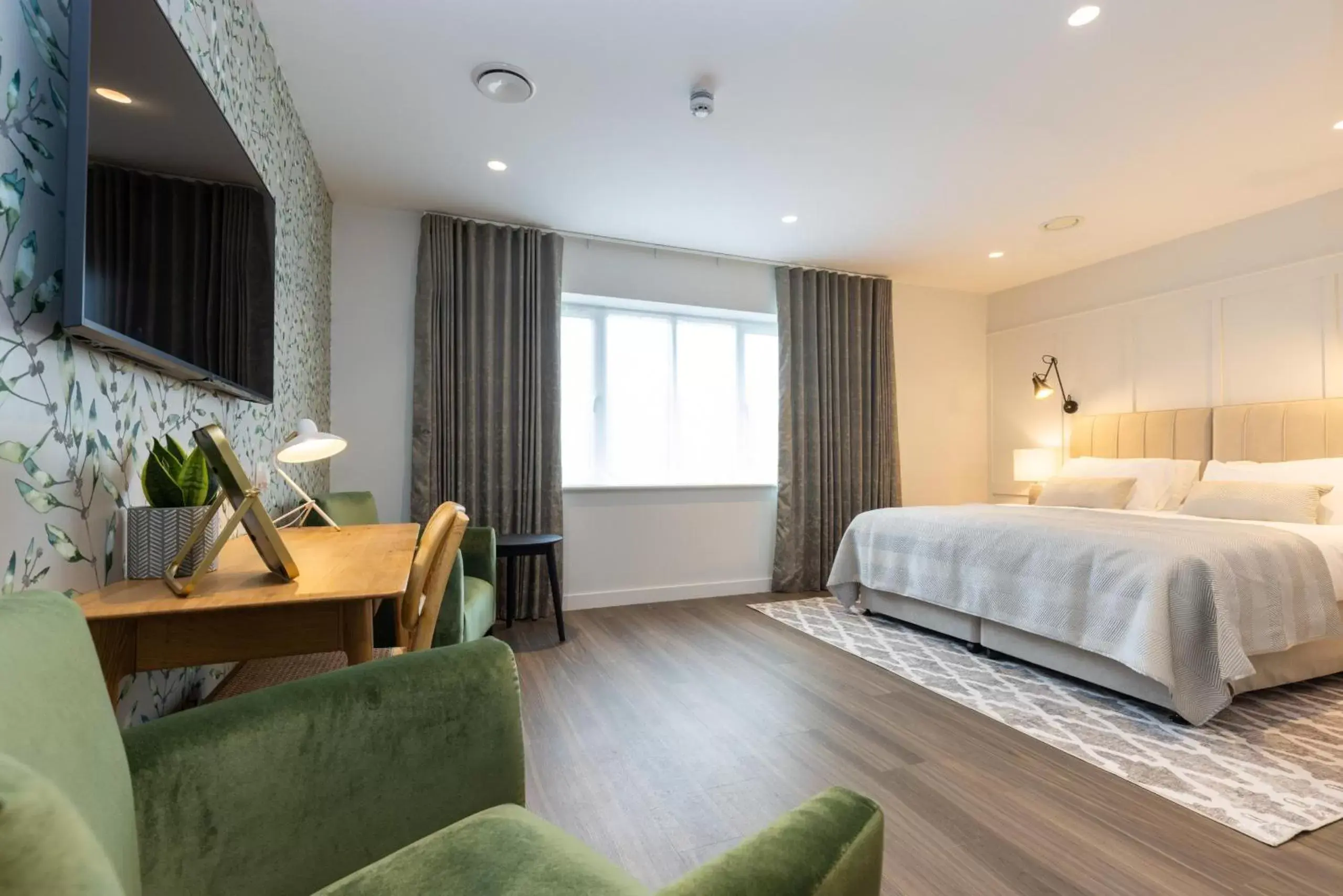 Twin Room with Shower in The Kingswood Twin Room with Shower in The Kingswood