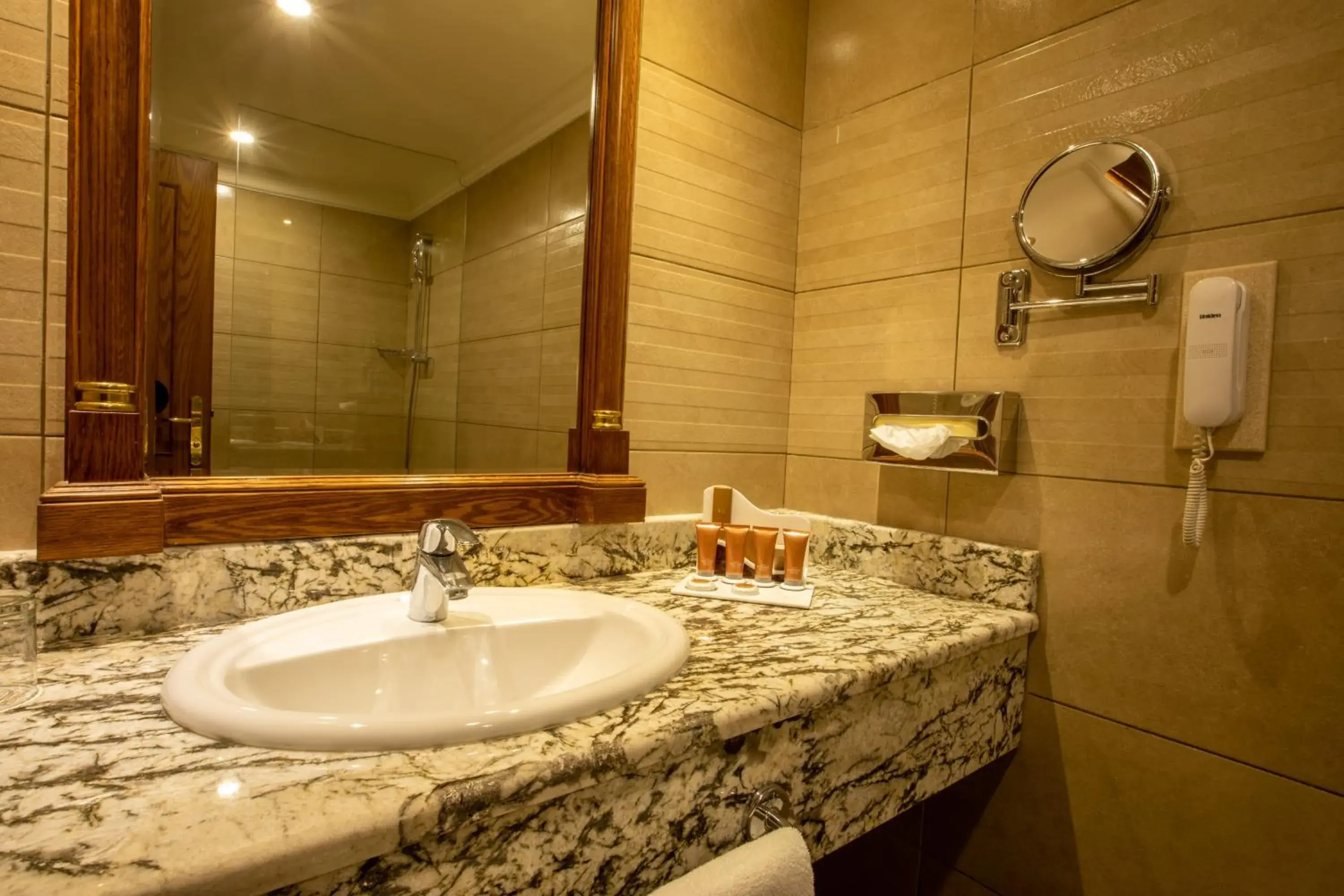 Junior Suite in Bristol Hotel Junior Suite in Bristol Hotel