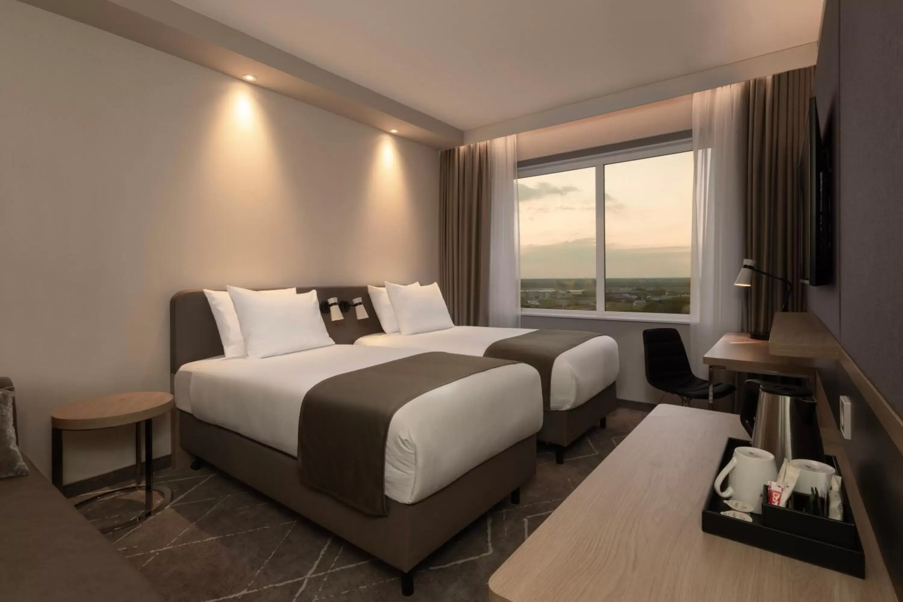 High Floor Standard Twin Room in Holiday Inn - Eindhoven Airport by IHG High Floor Standard Twin Room in Holiday Inn - Eindhoven Airport by IHG