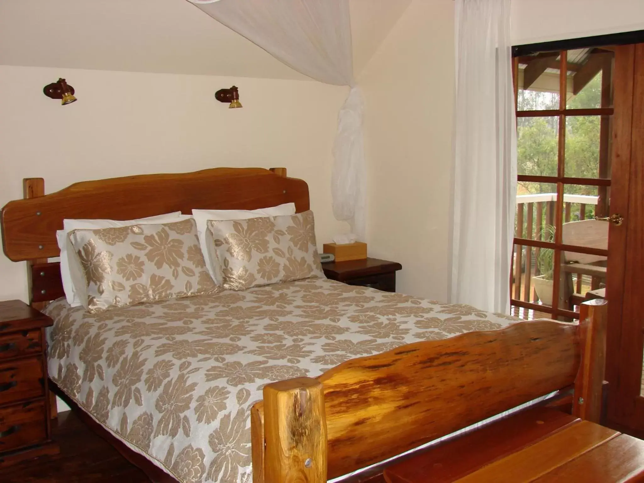 Deluxe Queen Room with Garden View - single occupancy in Clarence River Bed & Breakfast Deluxe Queen Room with Garden View - single occupancy in Clarence River Bed & Breakfast