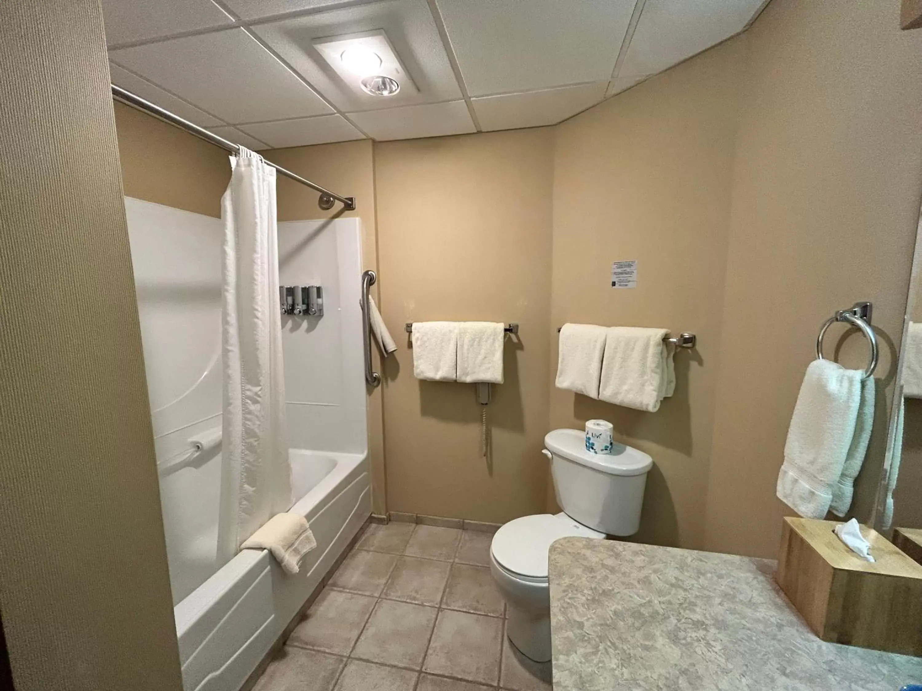 Deluxe Family Suite in The Common Man Inn, Spa & Lodge Deluxe Family Suite in The Common Man Inn, Spa & Lodge