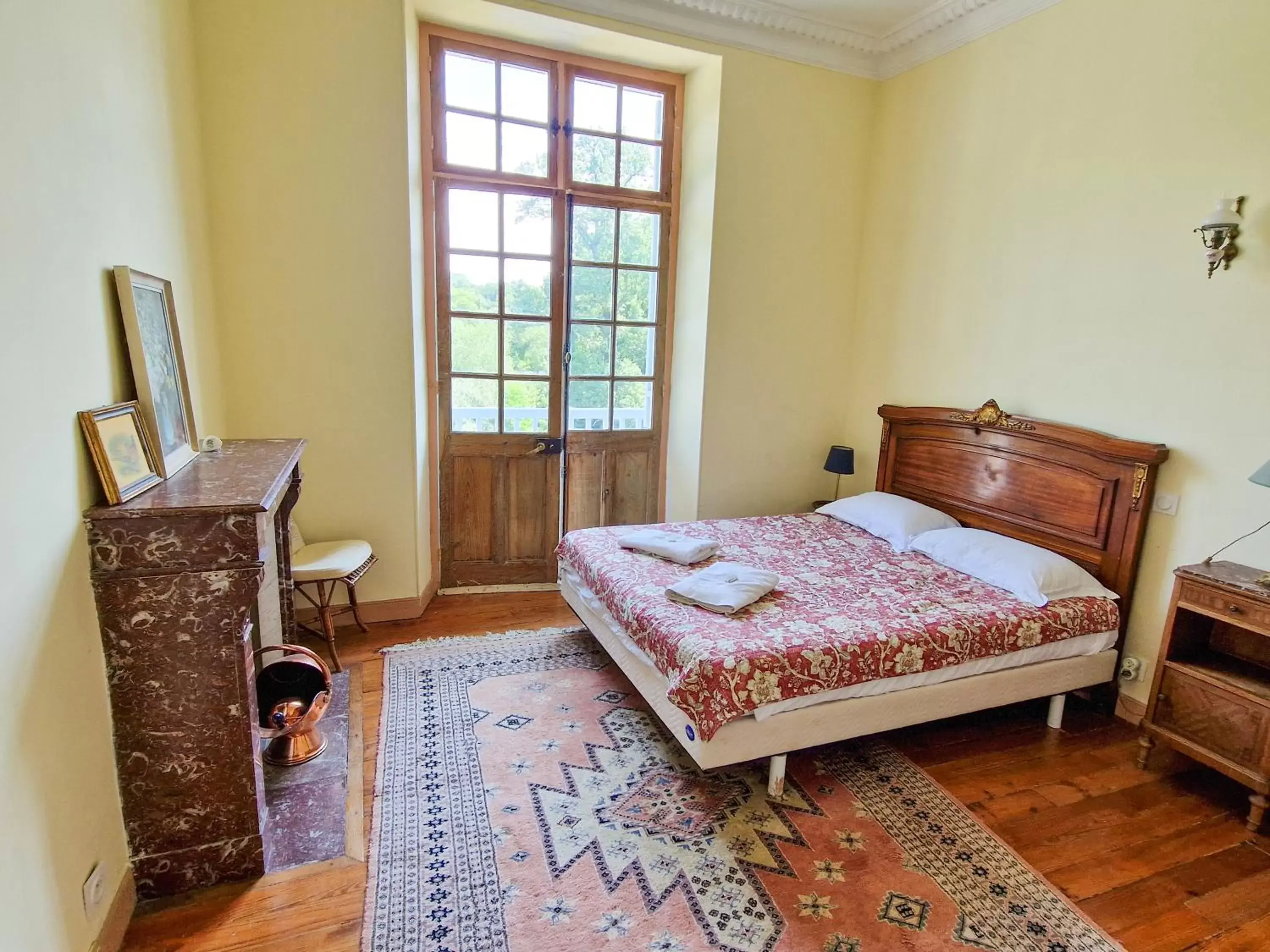 Double Room with Balcony in Chambres du Pont de la Légende Double Room with Balcony in Chambres du Pont de la Légende