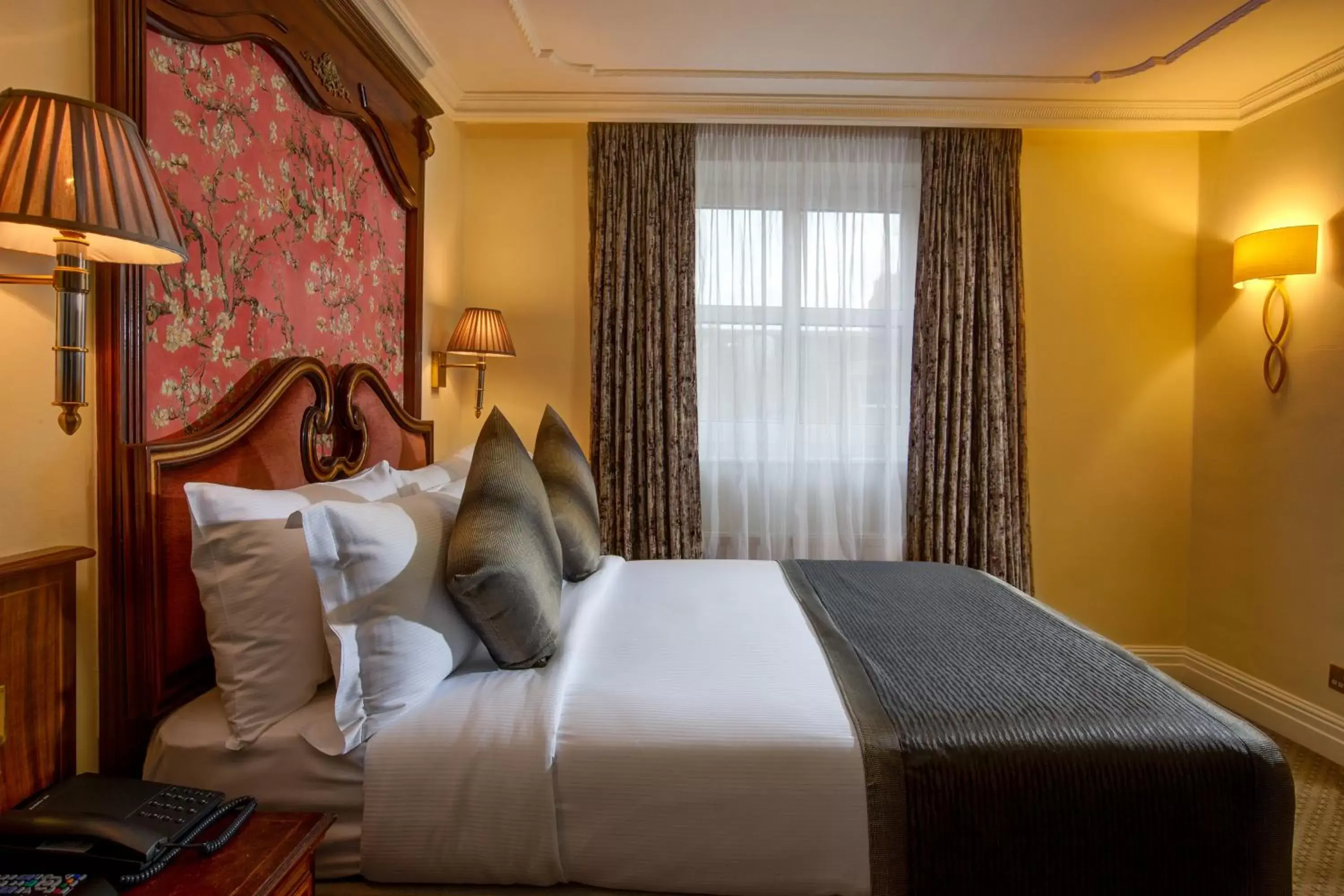 Small Double Room in The Rathbone Hotel, Fitzrovia Small Double Room in The Rathbone Hotel, Fitzrovia