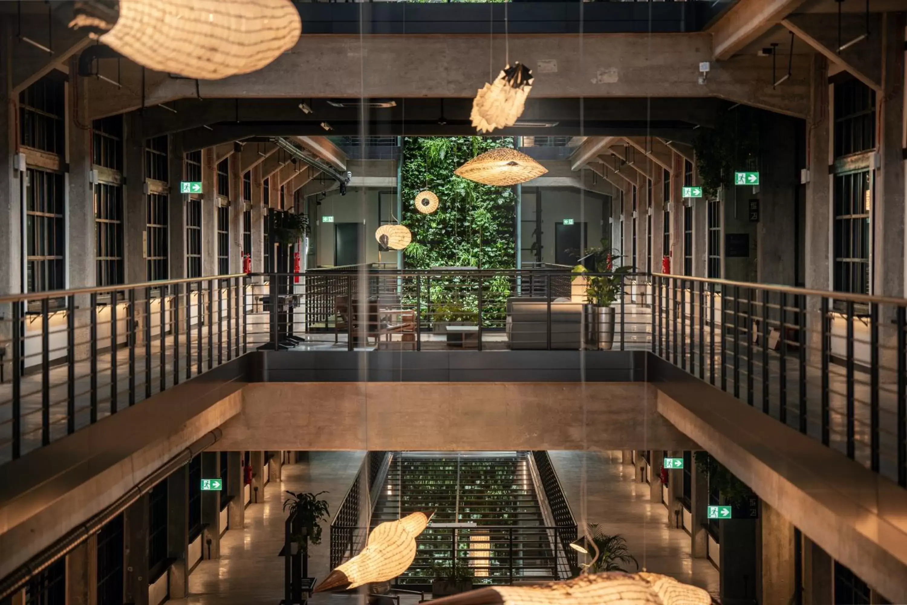 MONTOWNIA Lofts & Experience MONTOWNIA Lofts & Experience