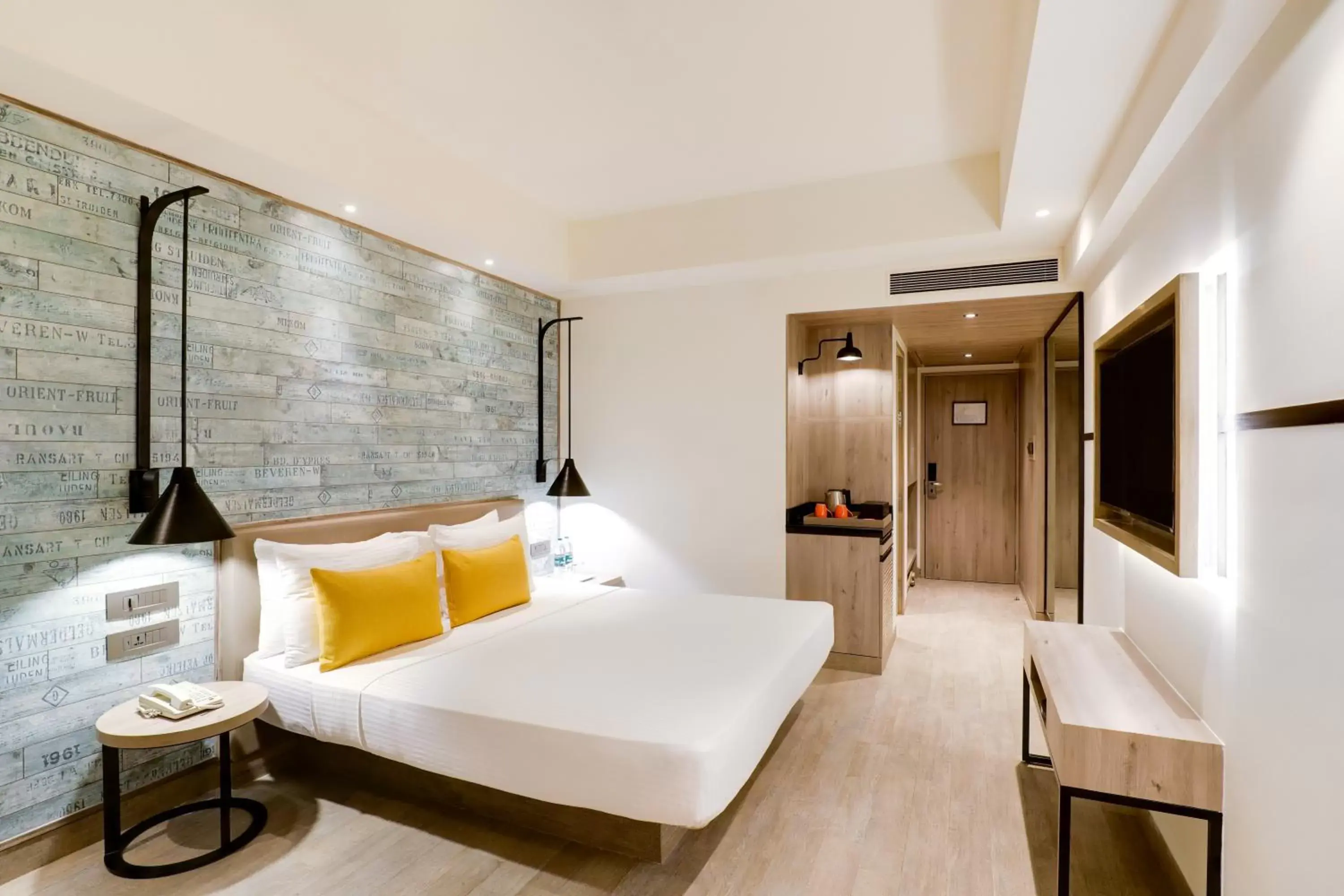 Deluxe Room - single occupancy in Lemon Tree Premier, Mumbai International Airport Deluxe Room - single occupancy in Lemon Tree Premier, Mumbai International Airport