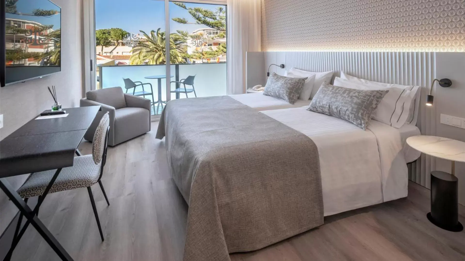 Double Room in Bel Air Double Room in Bel Air