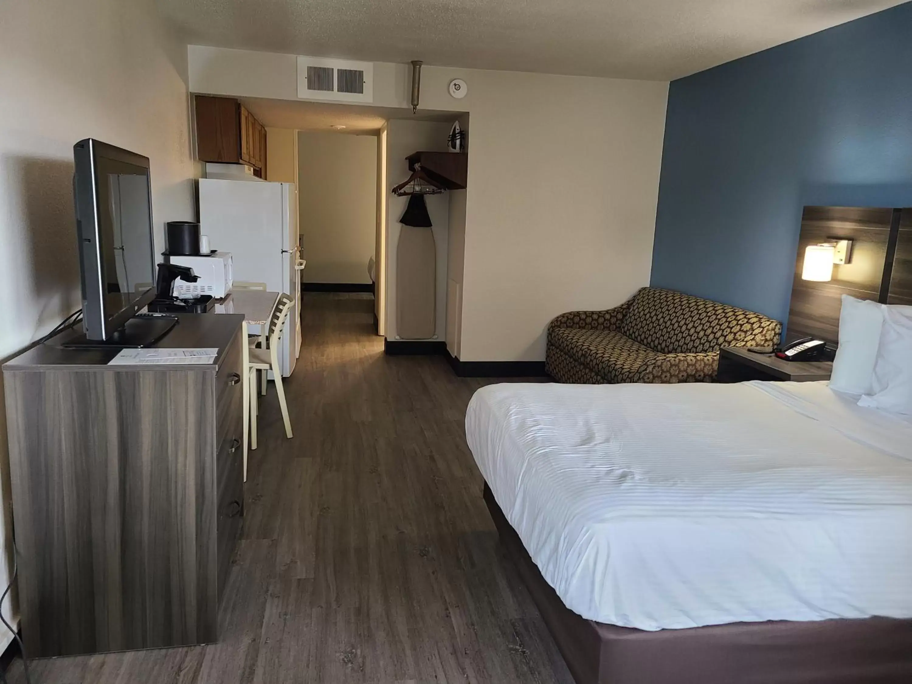 Suite with Two Double Beds in SureStay Hotel by Best Western Virginia Beach Royal Clipper Suite with Two Double Beds in SureStay Hotel by Best Western Virginia Beach Royal Clipper