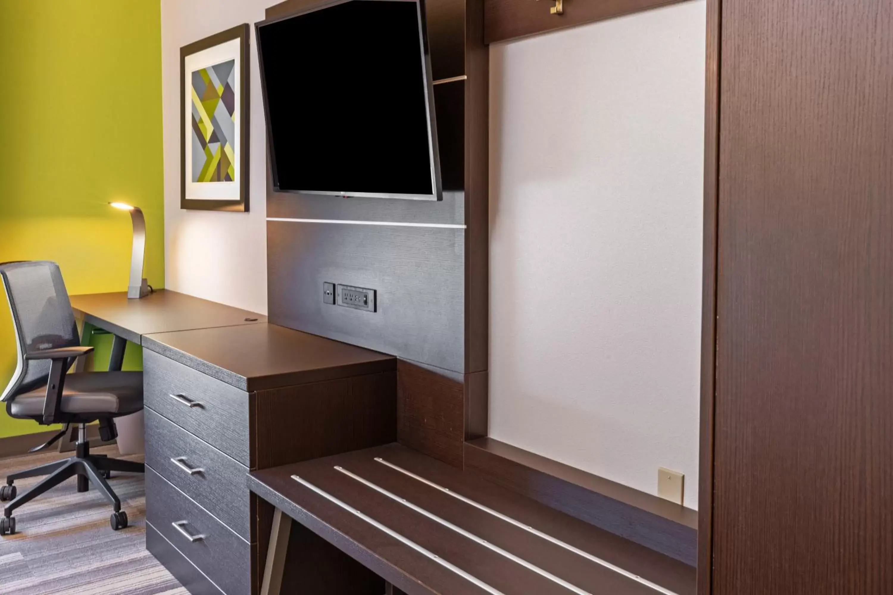 Executive King Suite in Holiday Inn Express Hotel & Suites Picayune by IHG Executive King Suite in Holiday Inn Express Hotel & Suites Picayune by IHG