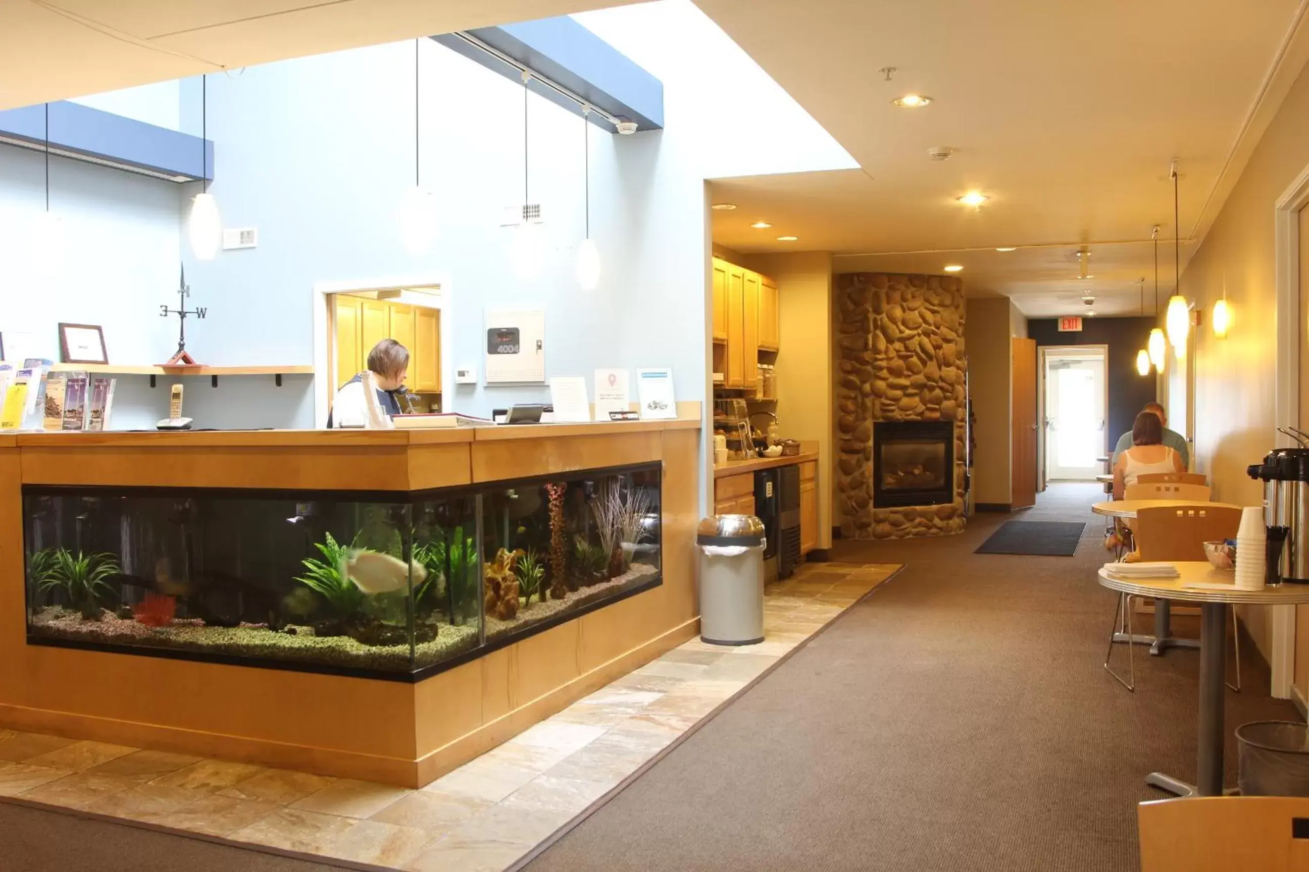 Standard Queen Room in Weathervane Inn Standard Queen Room in Weathervane Inn