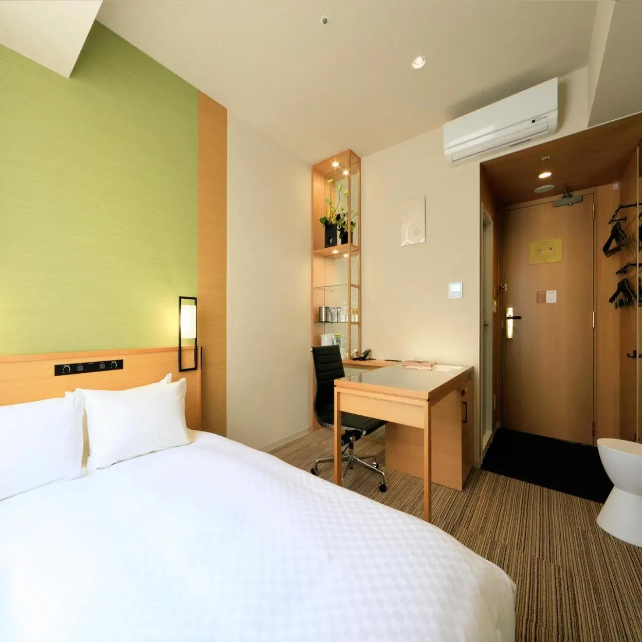 Double Room with Desk - single occupancy in Candeo Hotels Hiroshima Hatchobori Double Room with Desk - single occupancy in Candeo Hotels Hiroshima Hatchobori