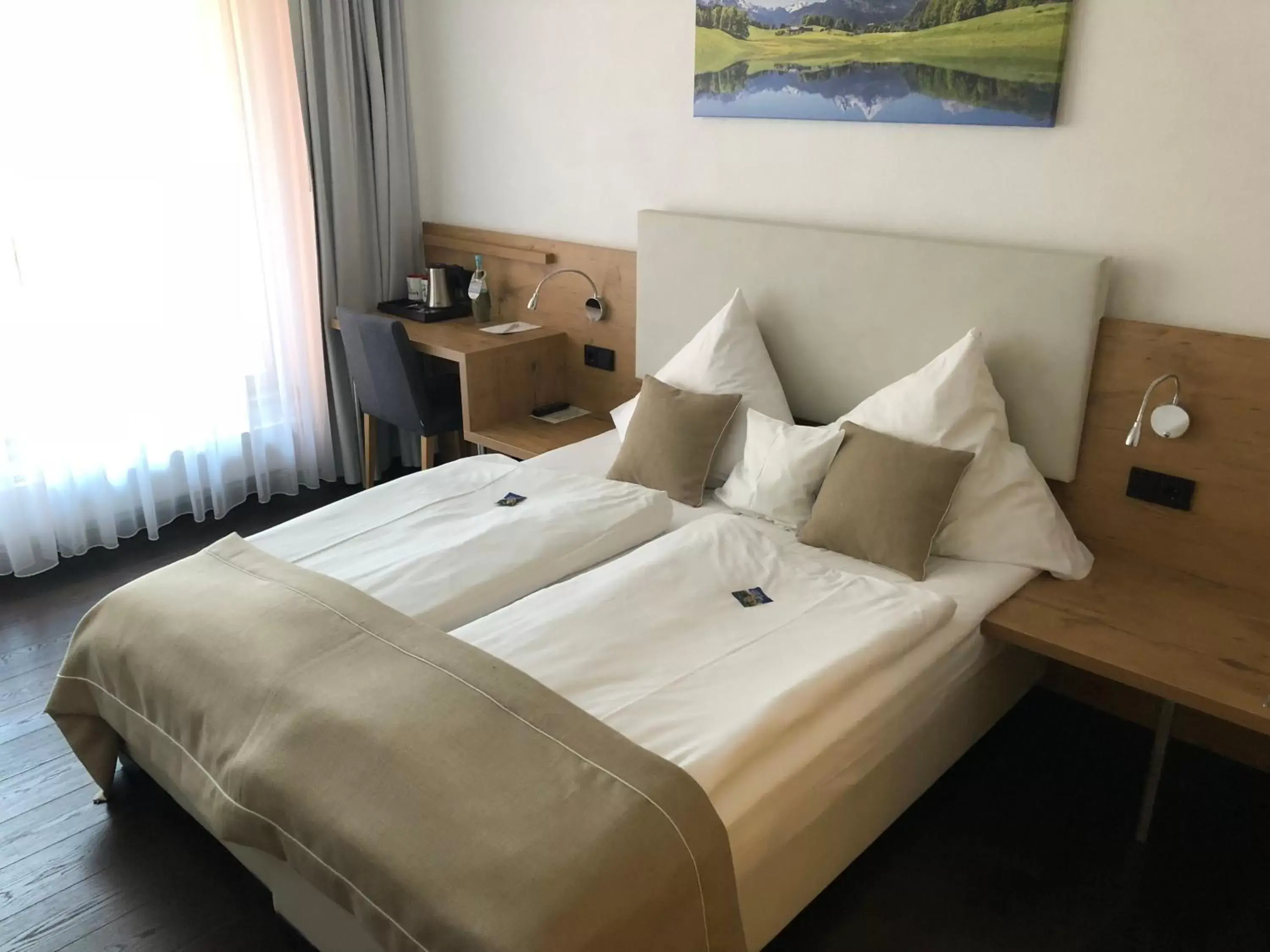 Double Room - Disability Access in Hotel zum Hirsch Double Room - Disability Access in Hotel zum Hirsch