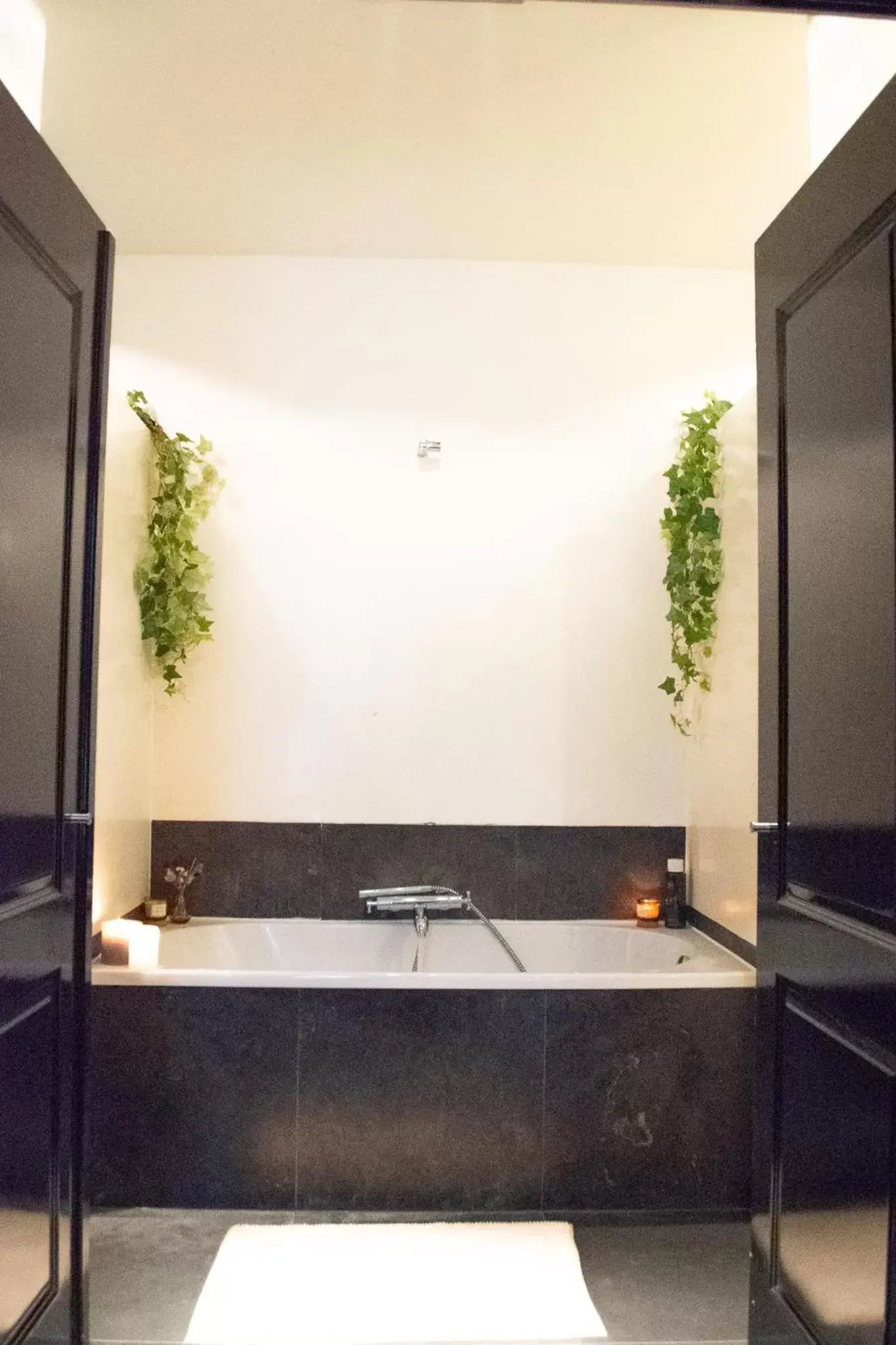 King Room with Spa Bath in PERFECT B&B MIDDLE OF AMSTERDAM King Room with Spa Bath in PERFECT B&B MIDDLE OF AMSTERDAM