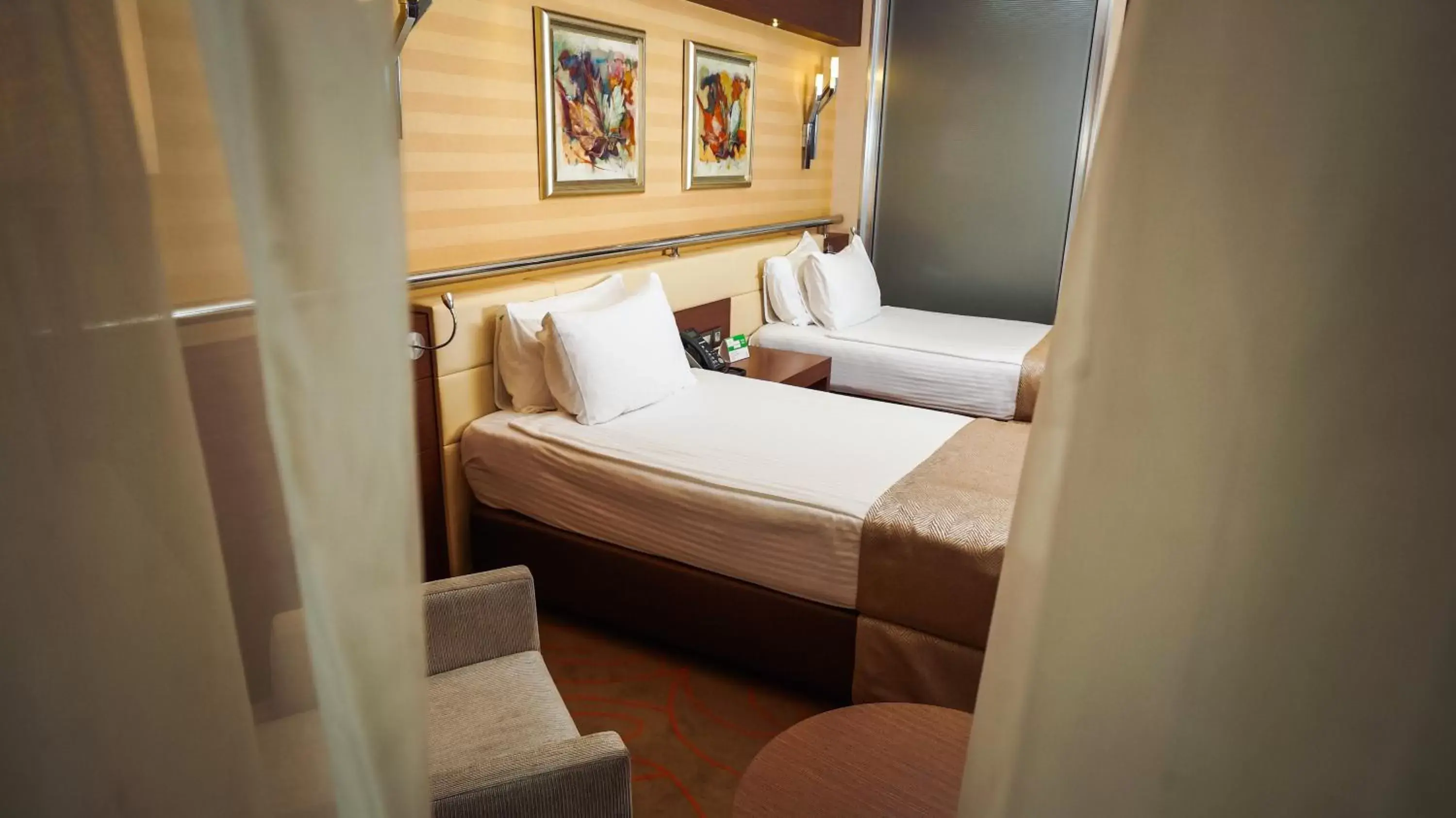 Standard Twin Room - Smoking in Holiday Inn Ankara-Kavaklidere, an IHG Hotel Standard Twin Room - Smoking in Holiday Inn Ankara-Kavaklidere, an IHG Hotel