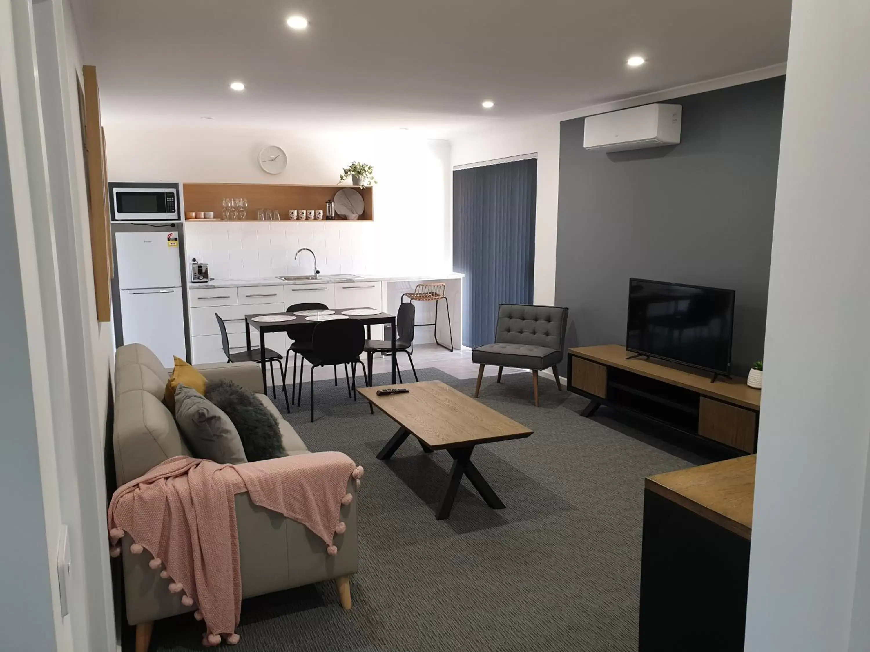 Family Room with Sea View in Twofold Bay Motor Inn Family Room with Sea View in Twofold Bay Motor Inn