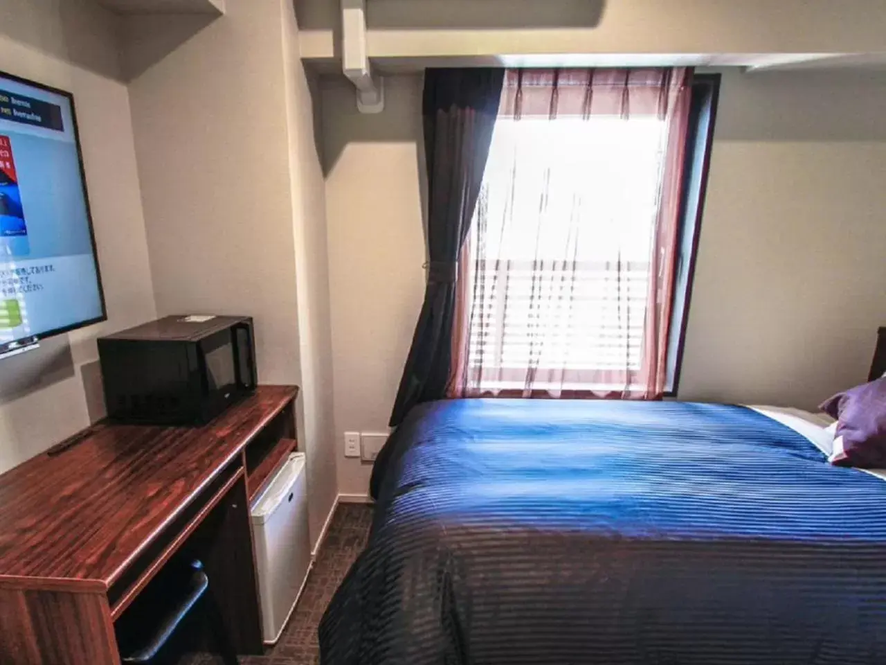 Double Room with Small Double Bed - single occupancy - Smoking in HOTEL LiVEMAX Osaka Honmachi Double Room with Small Double Bed - single occupancy - Smoking in HOTEL LiVEMAX Osaka Honmachi