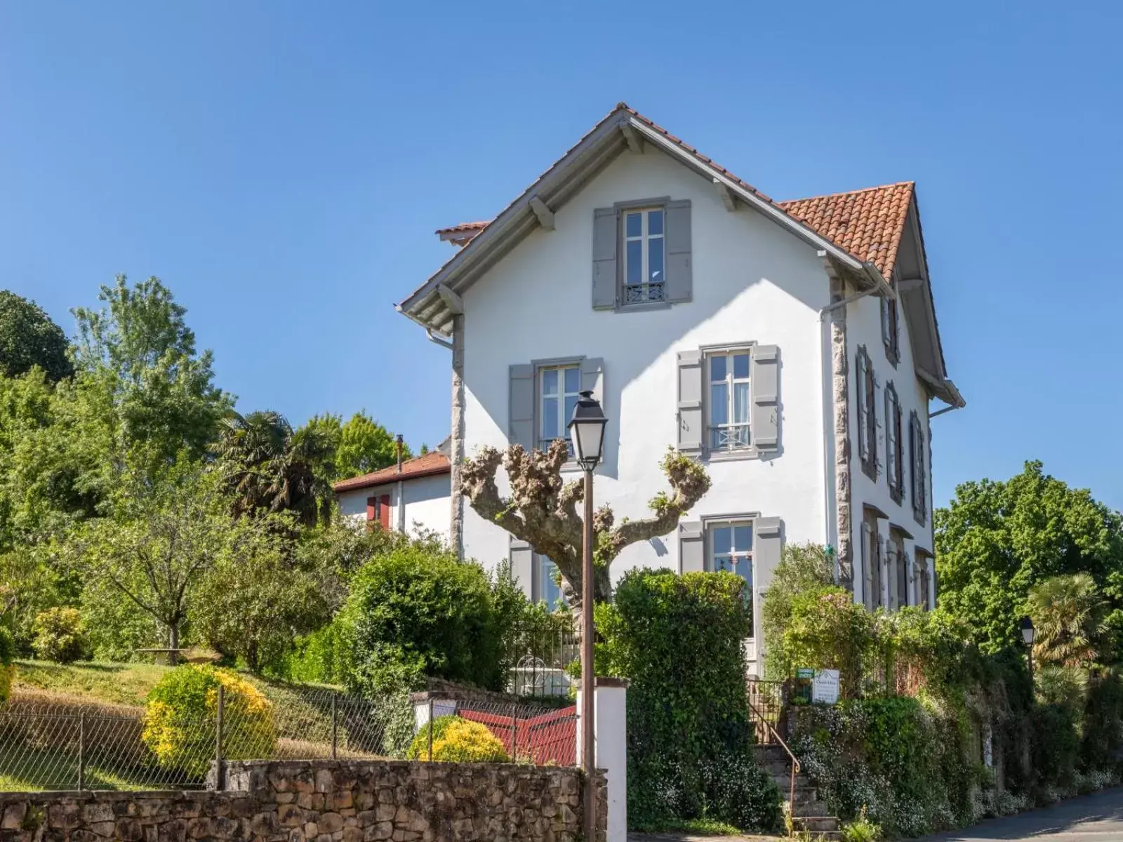 Property Building in Chalet Elisa Chambre d'Hôtes Property Building in Chalet Elisa Chambre d'Hôtes