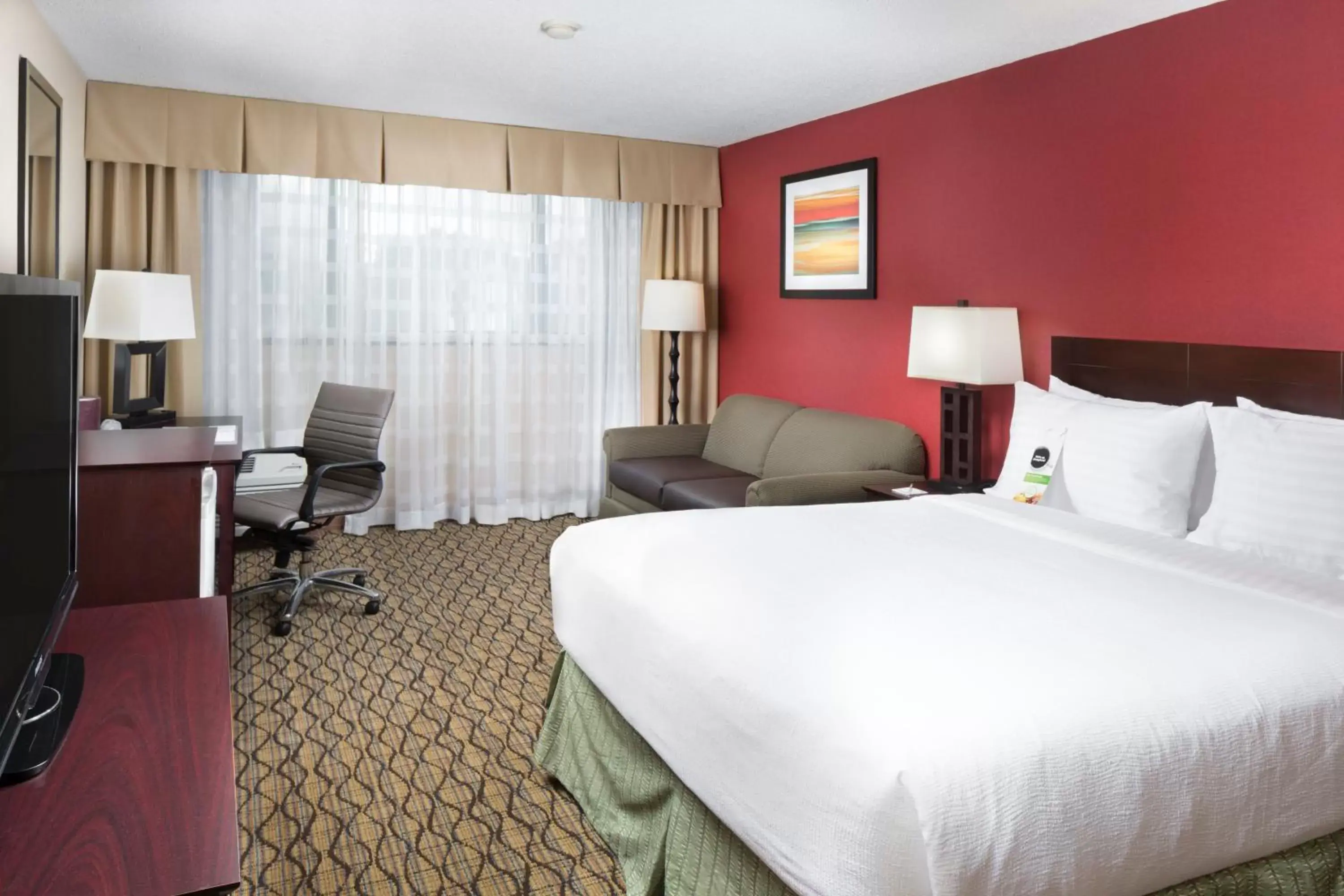Standard King Room in Holiday Inn Johnson City by IHG Standard King Room in Holiday Inn Johnson City by IHG