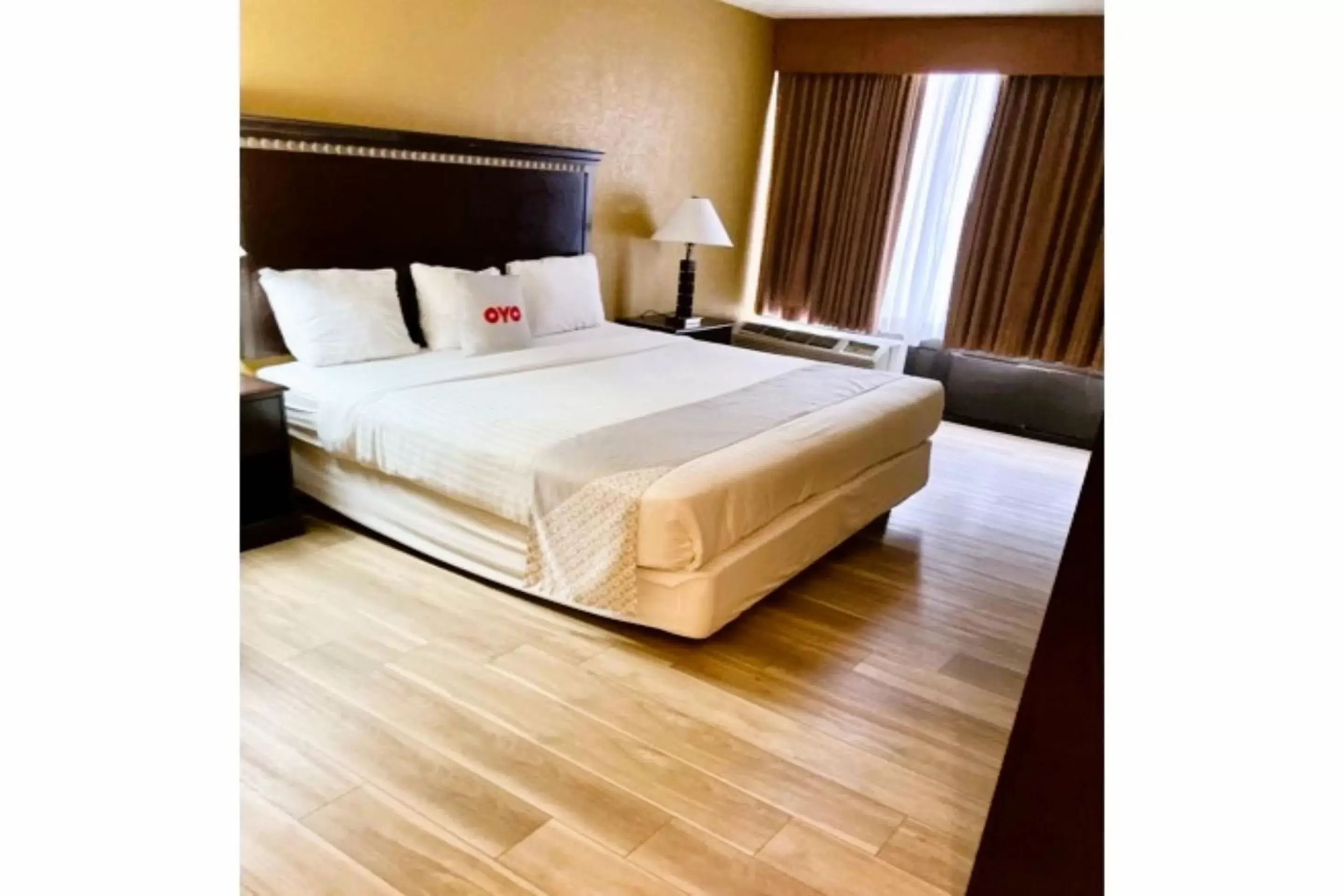 Premium King Bed in Capital O Nacogdoches - Hwy 59 & SW Stallings Premium King Bed in Capital O Nacogdoches - Hwy 59 & SW Stallings