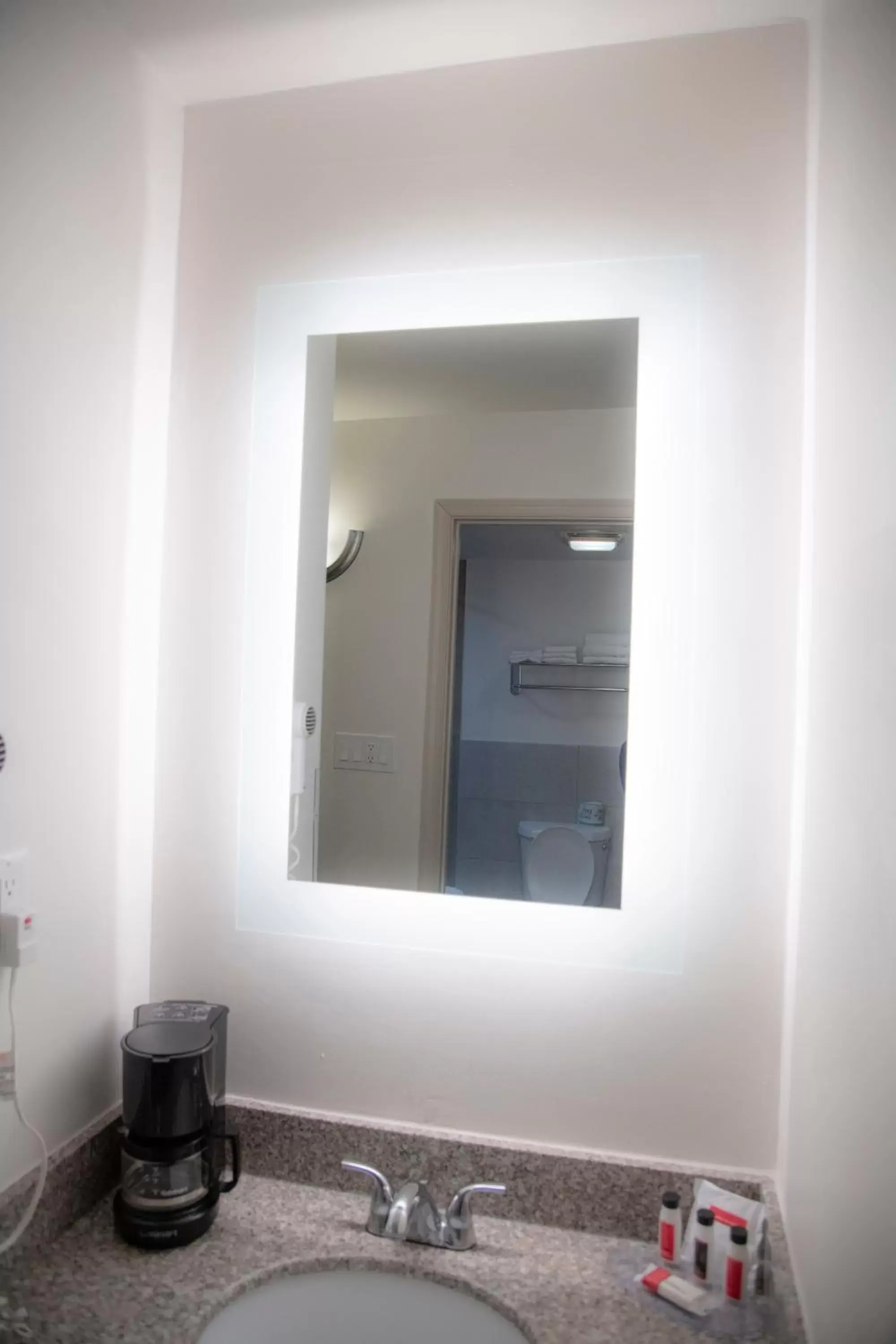 Studio Suite with Two Queen Beds - Non-Smoking in Howard Johnson by Wyndham Allentown/Dorney Hotel & Suites Studio Suite with Two Queen Beds - Non-Smoking in Howard Johnson by Wyndham Allentown/Dorney Hotel & Suites