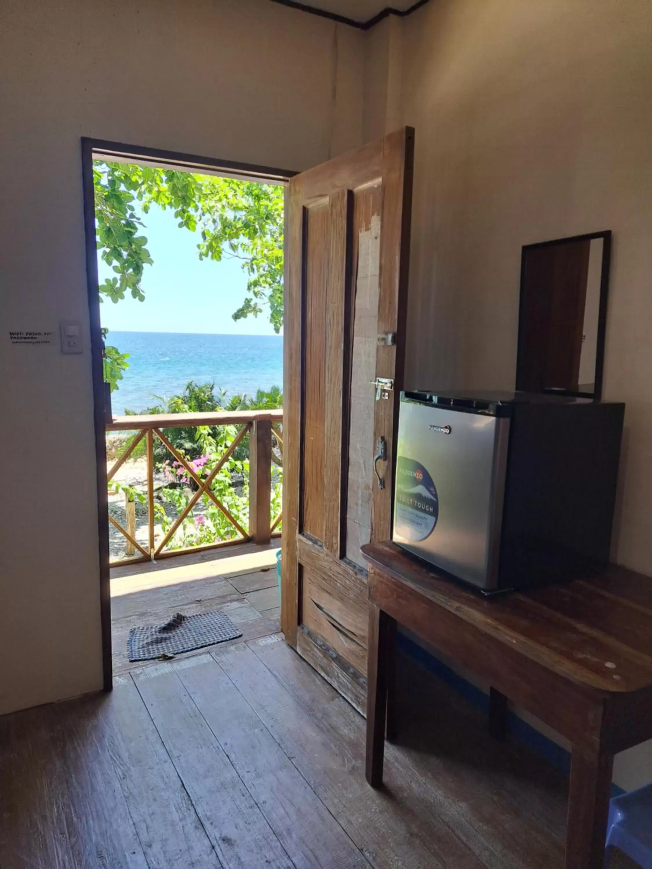 Deluxe Double or Twin Room with Sea View in Paseo Del Mar Seaside Inn Deluxe Double or Twin Room with Sea View in Paseo Del Mar Seaside Inn