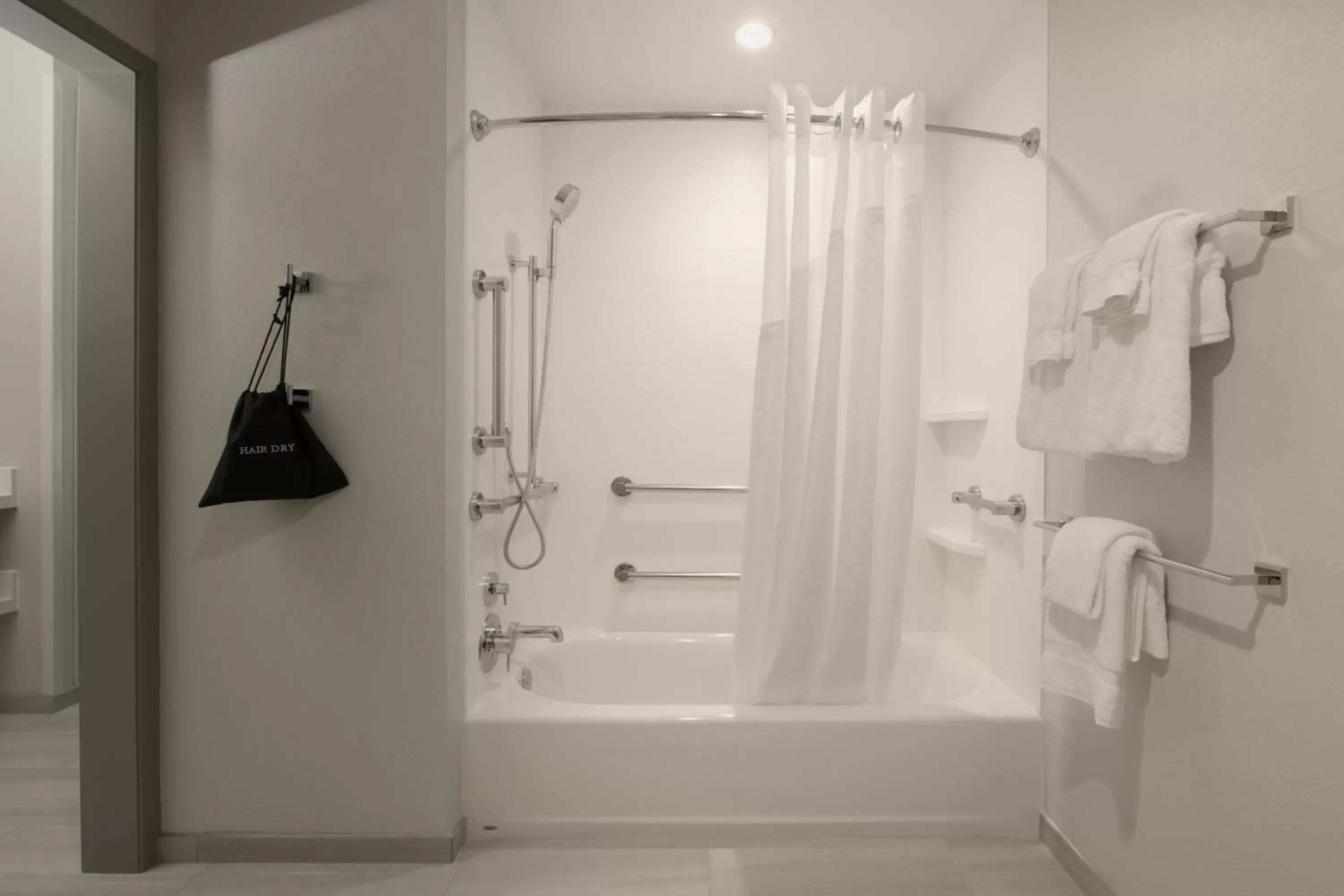 Queen Room with Two Queen Beds and Mobility Accessible Bathtub in Holiday Inn Express & Suites - Williamstown - Glassboro by IHG Queen Room with Two Queen Beds and Mobility Accessible Bathtub in Holiday Inn Express & Suites - Williamstown - Glassboro by IHG