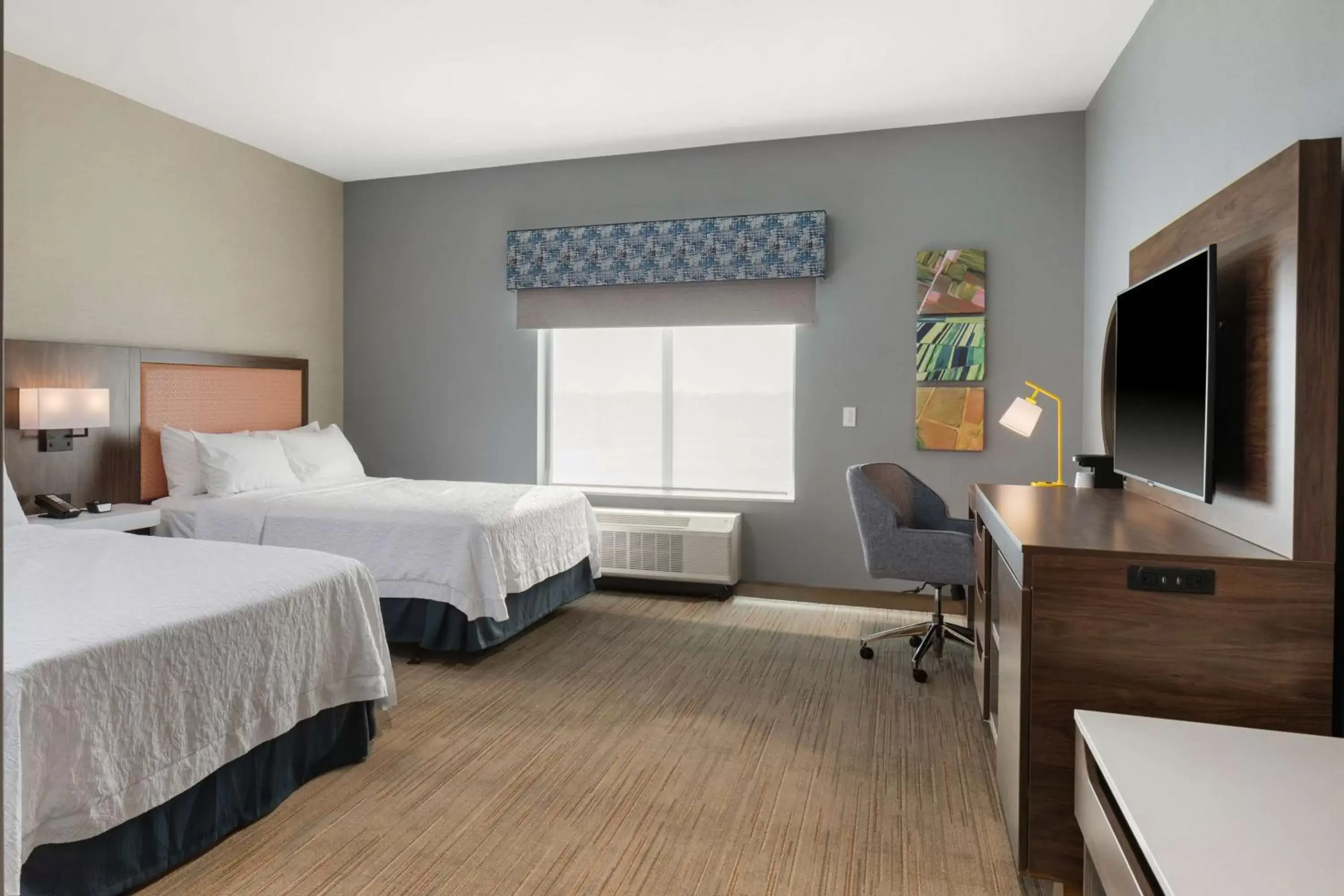 Queen Room with Two Queen Beds - Mobility and Hearing Access/Non-Smoking in Hampton Inn Circleville, Oh Queen Room with Two Queen Beds - Mobility and Hearing Access/Non-Smoking in Hampton Inn Circleville, Oh