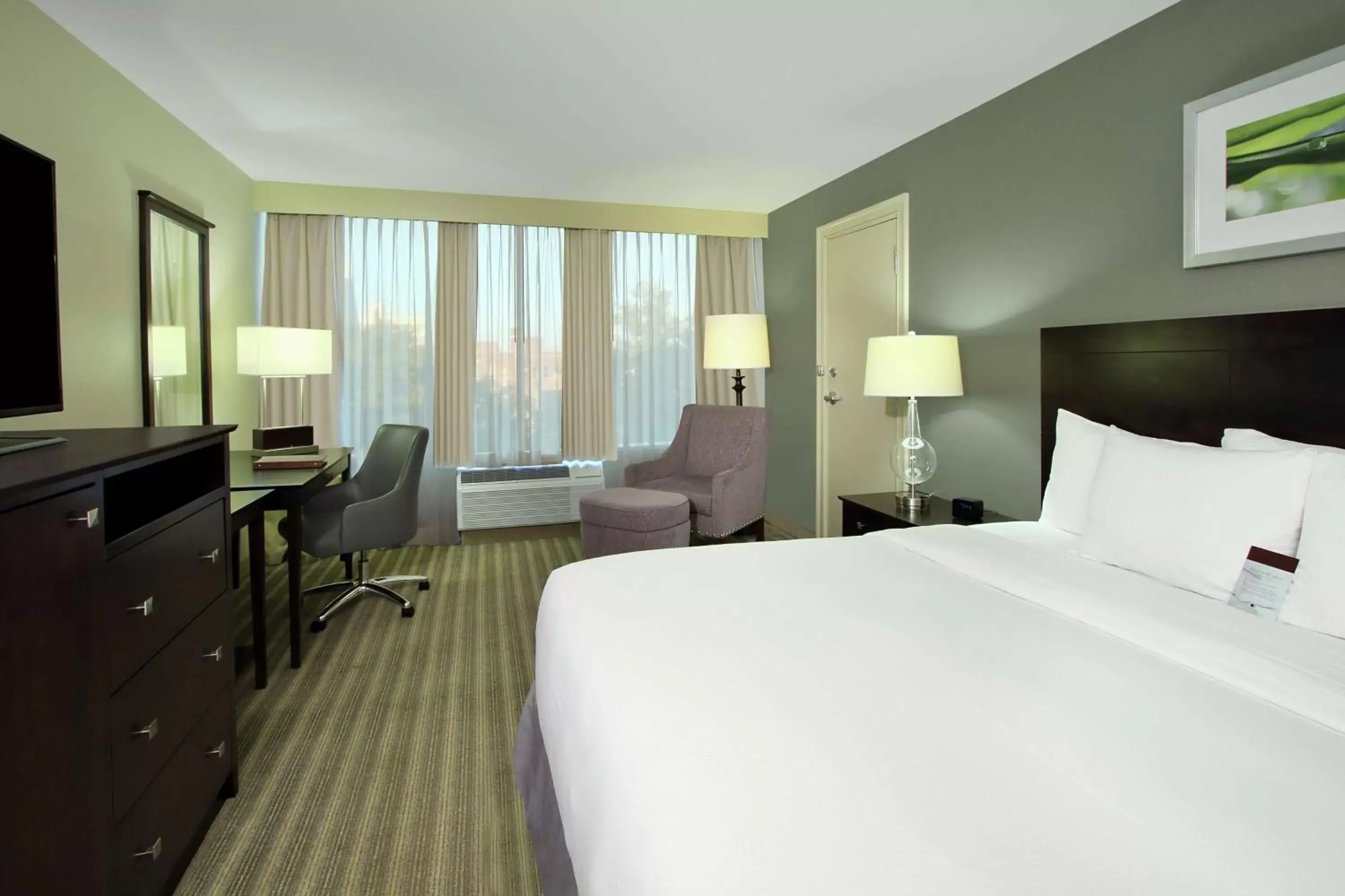 King Room in Doubletree by Hilton Newark King Room in Doubletree by Hilton Newark