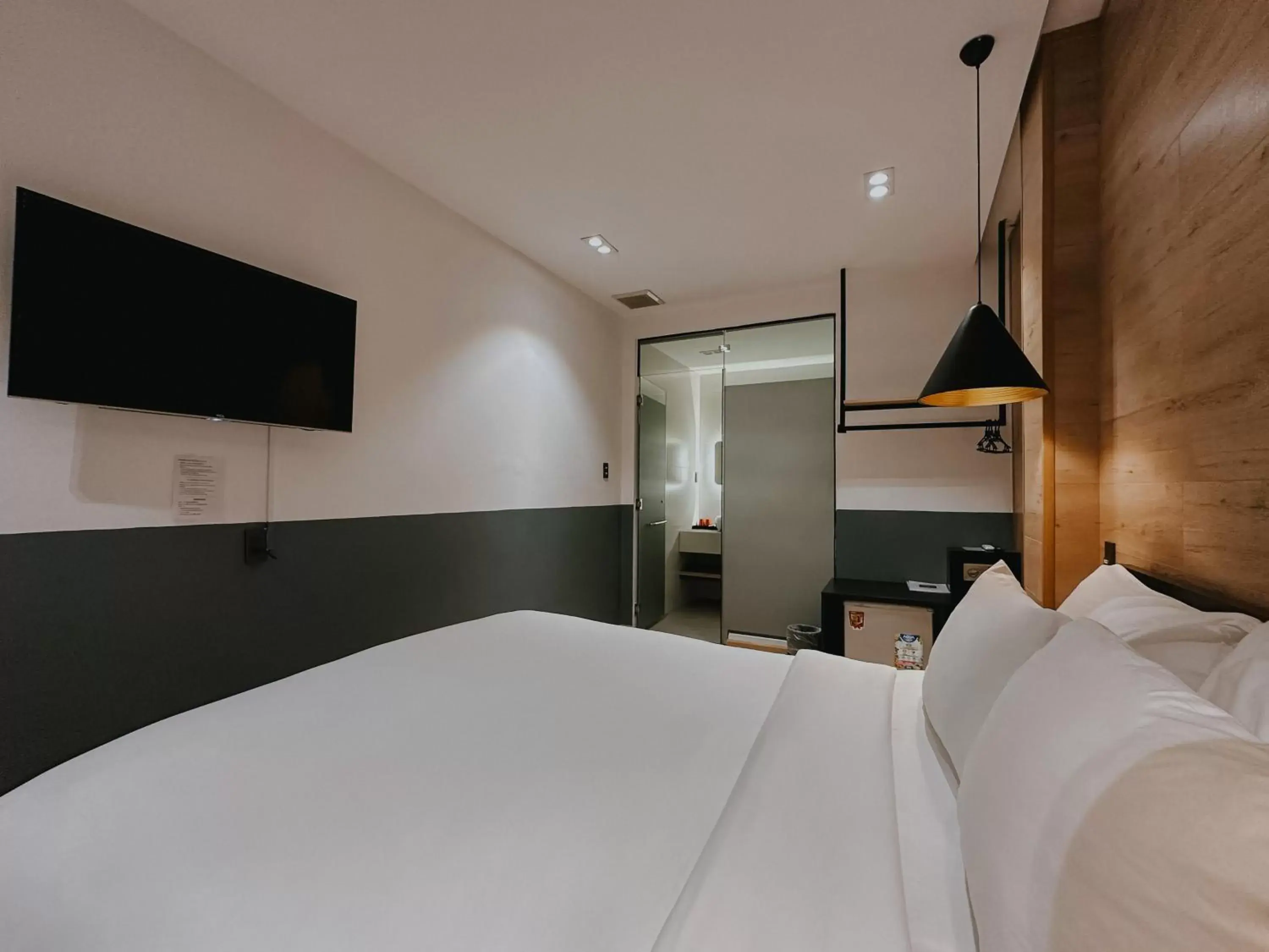 Standard Queen Room in Chill Suites Standard Queen Room in Chill Suites