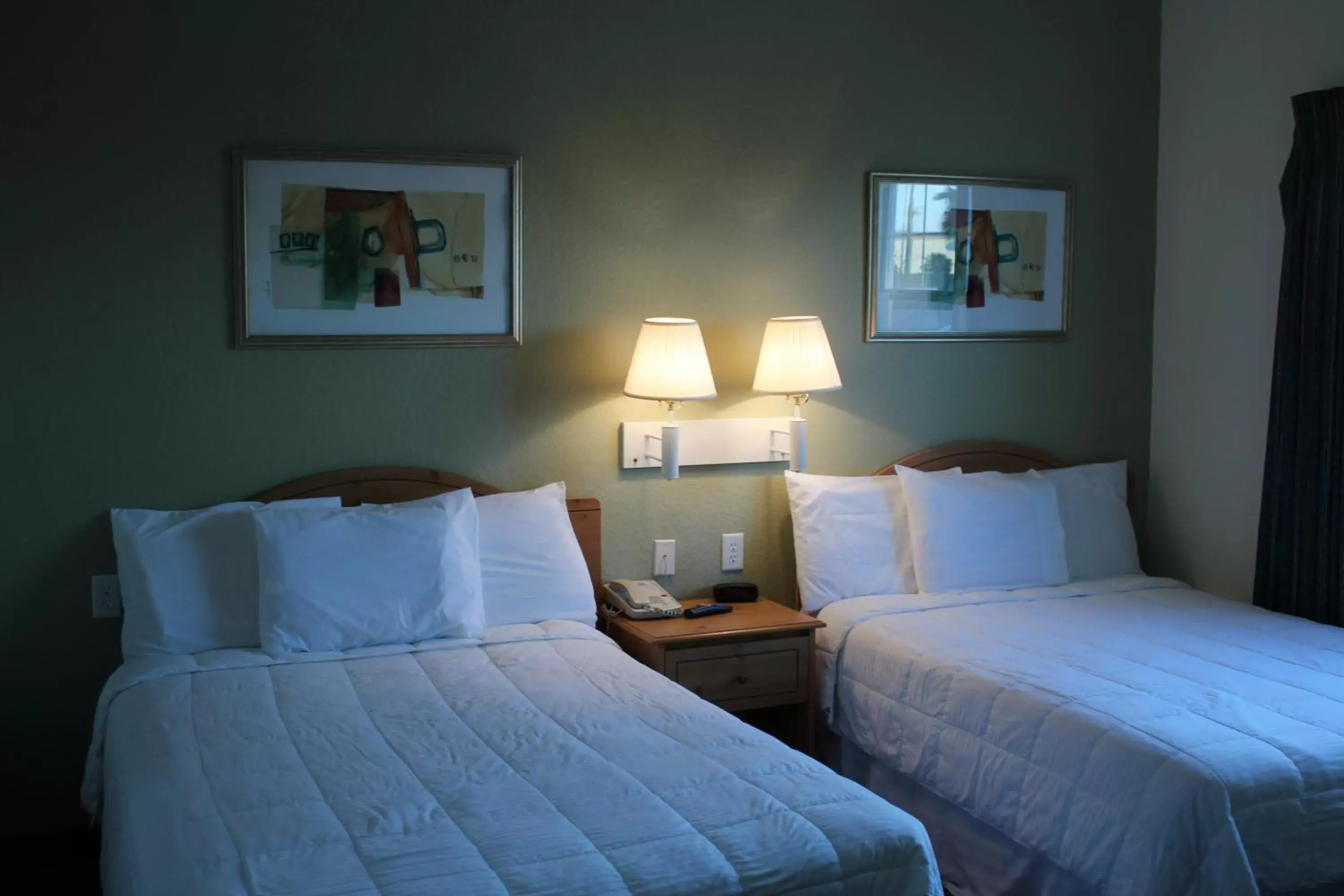 Standard Studio with Two Double Beds in Americas Best Value Inn & Suites-Winnie Standard Studio with Two Double Beds in Americas Best Value Inn & Suites-Winnie