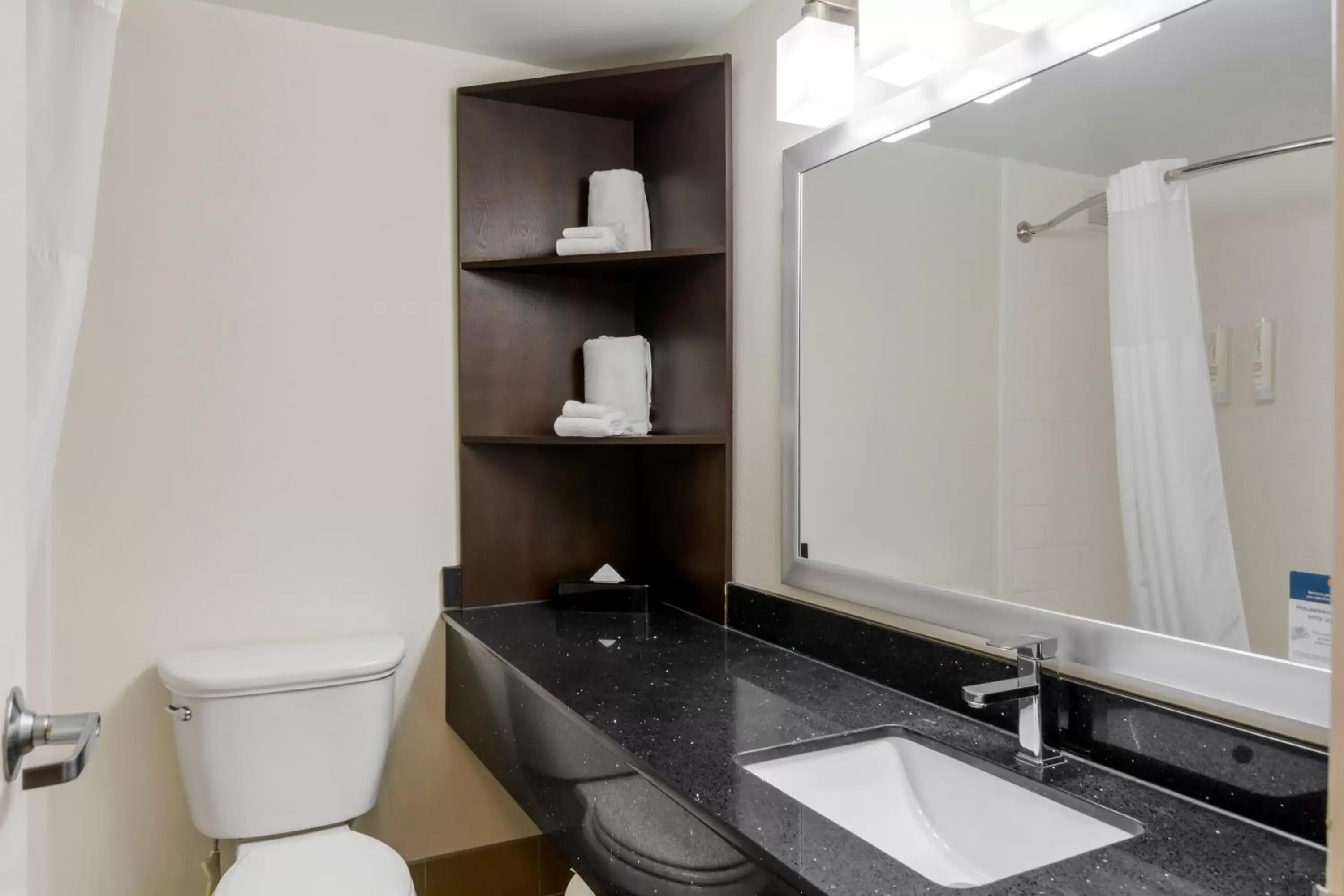 Standard King Room - Non Smoking in Clarion Pointe Charlottesville Standard King Room - Non Smoking in Clarion Pointe Charlottesville