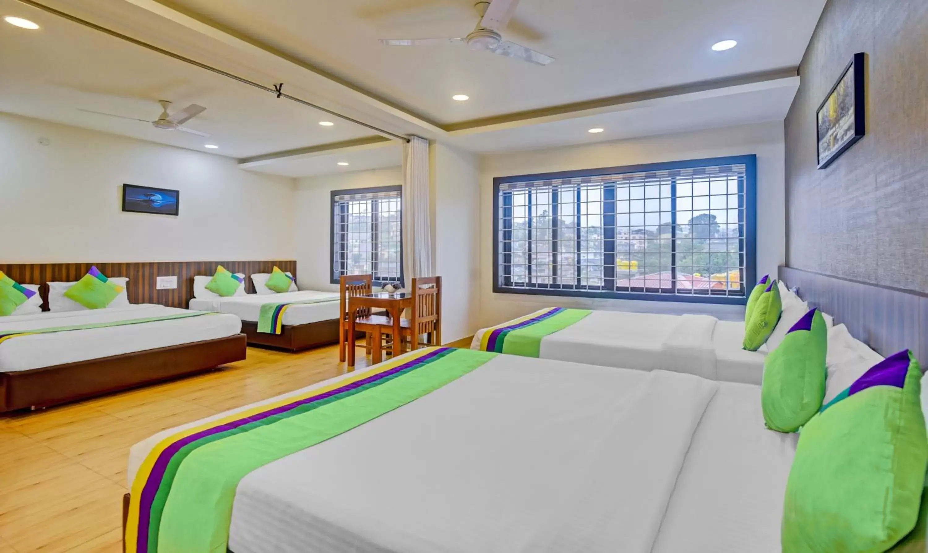 Superior Double Room in Itsy Hotels Igloo Residency Raja Seat Superior Double Room in Itsy Hotels Igloo Residency Raja Seat