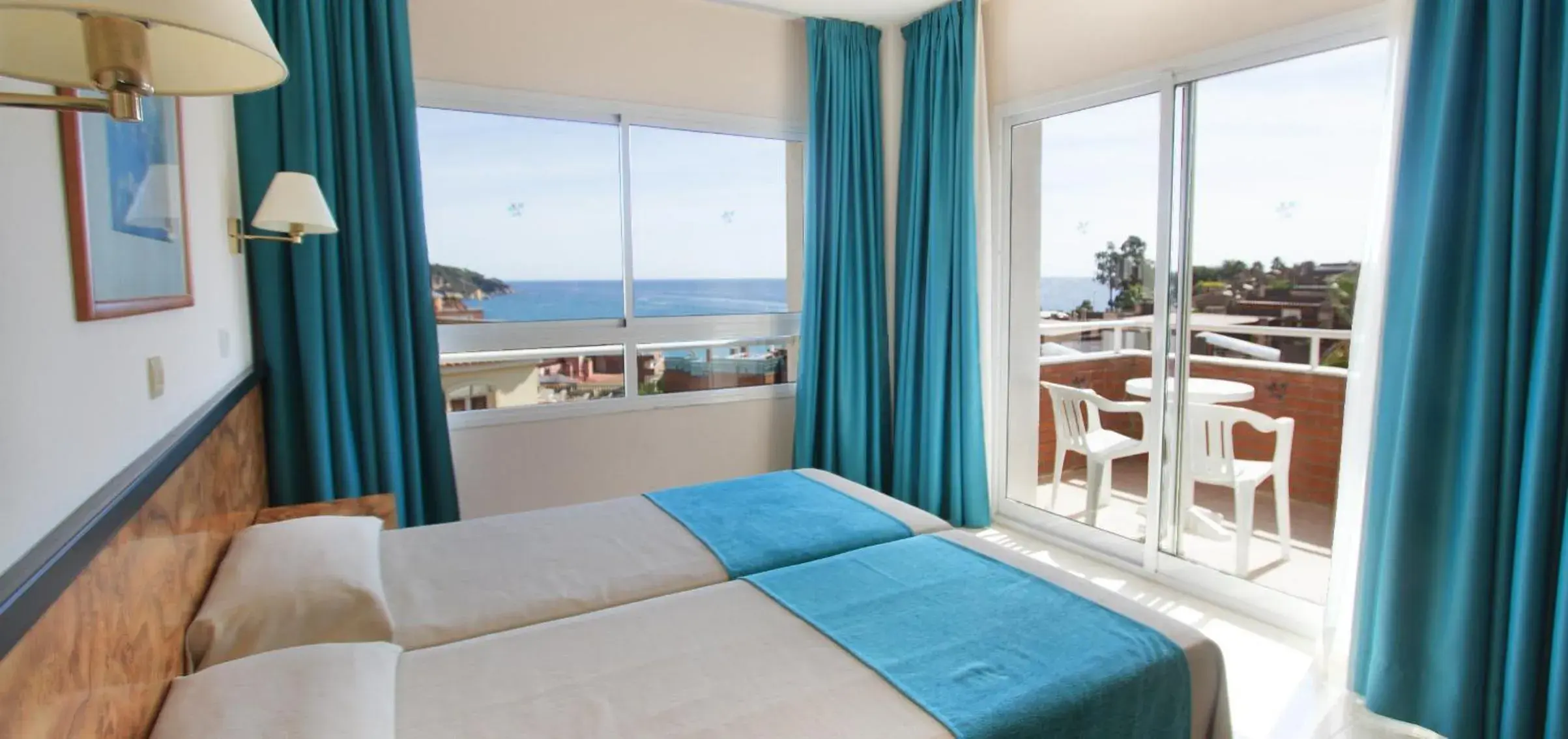 Single Room in Hotel Gran Garbi Mar & AquaSplash Single Room in Hotel Gran Garbi Mar & AquaSplash