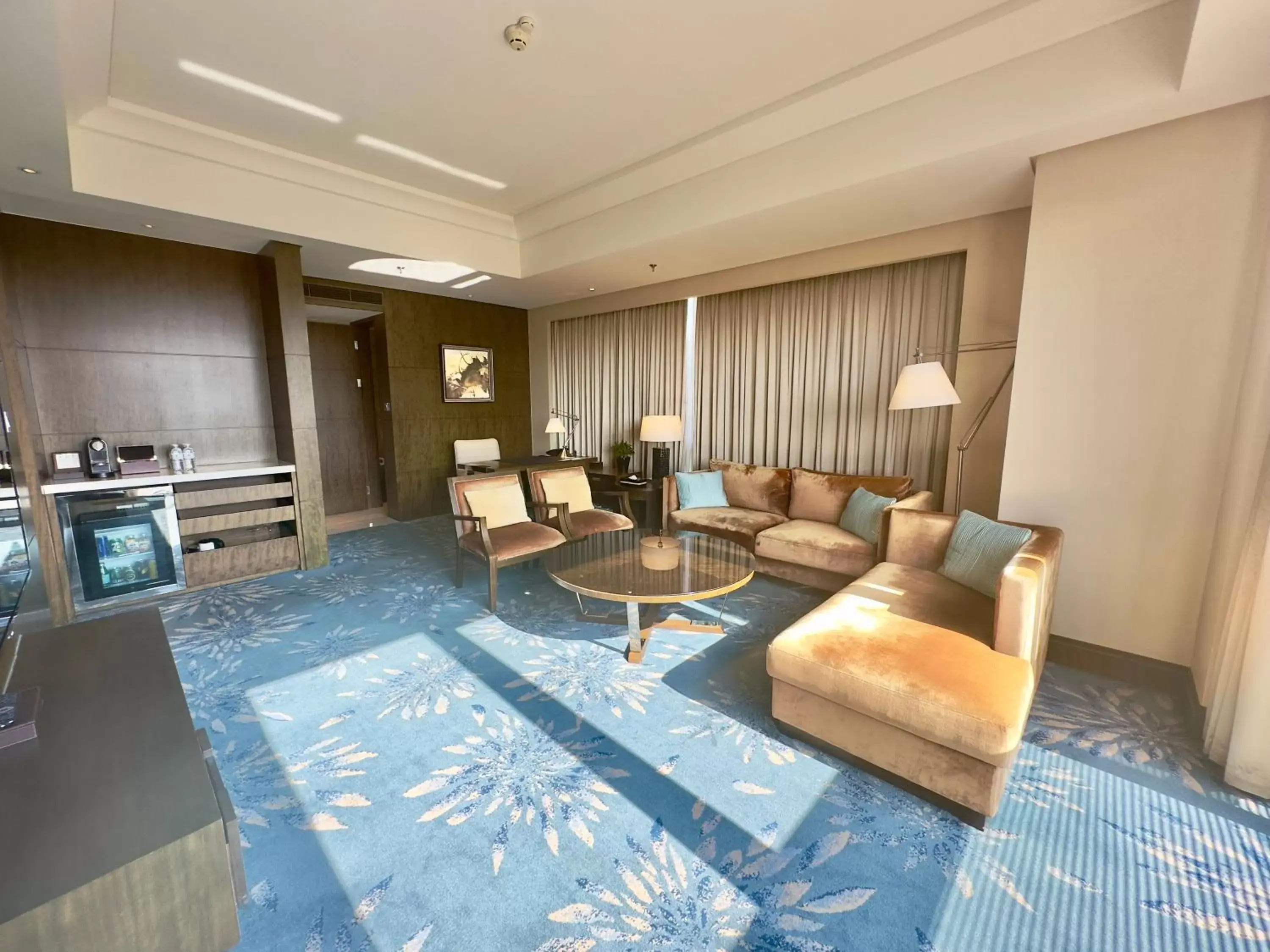 Suite, Executive lounge access, Executive Suite, 1 King in Shanghai Marriott Hotel Pudong East - Only a 20 minute drive from Disney Suite, Executive lounge access, Executive Suite, 1 King in Shanghai Marriott Hotel Pudong East - Only a 20 minute drive from Disney