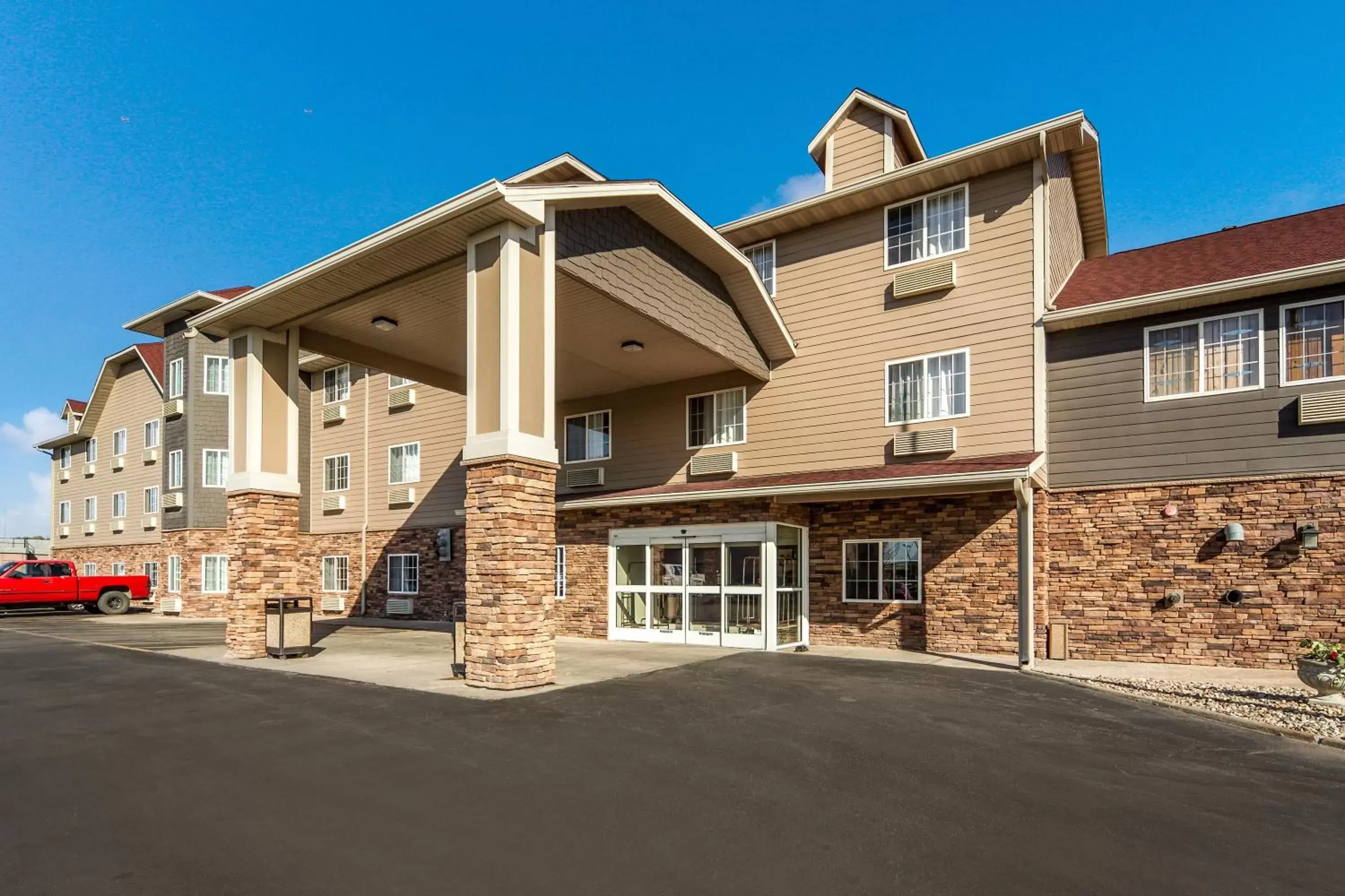 Red Roof Inn & Suites Omaha - Council Bluffs Red Roof Inn & Suites Omaha - Council Bluffs