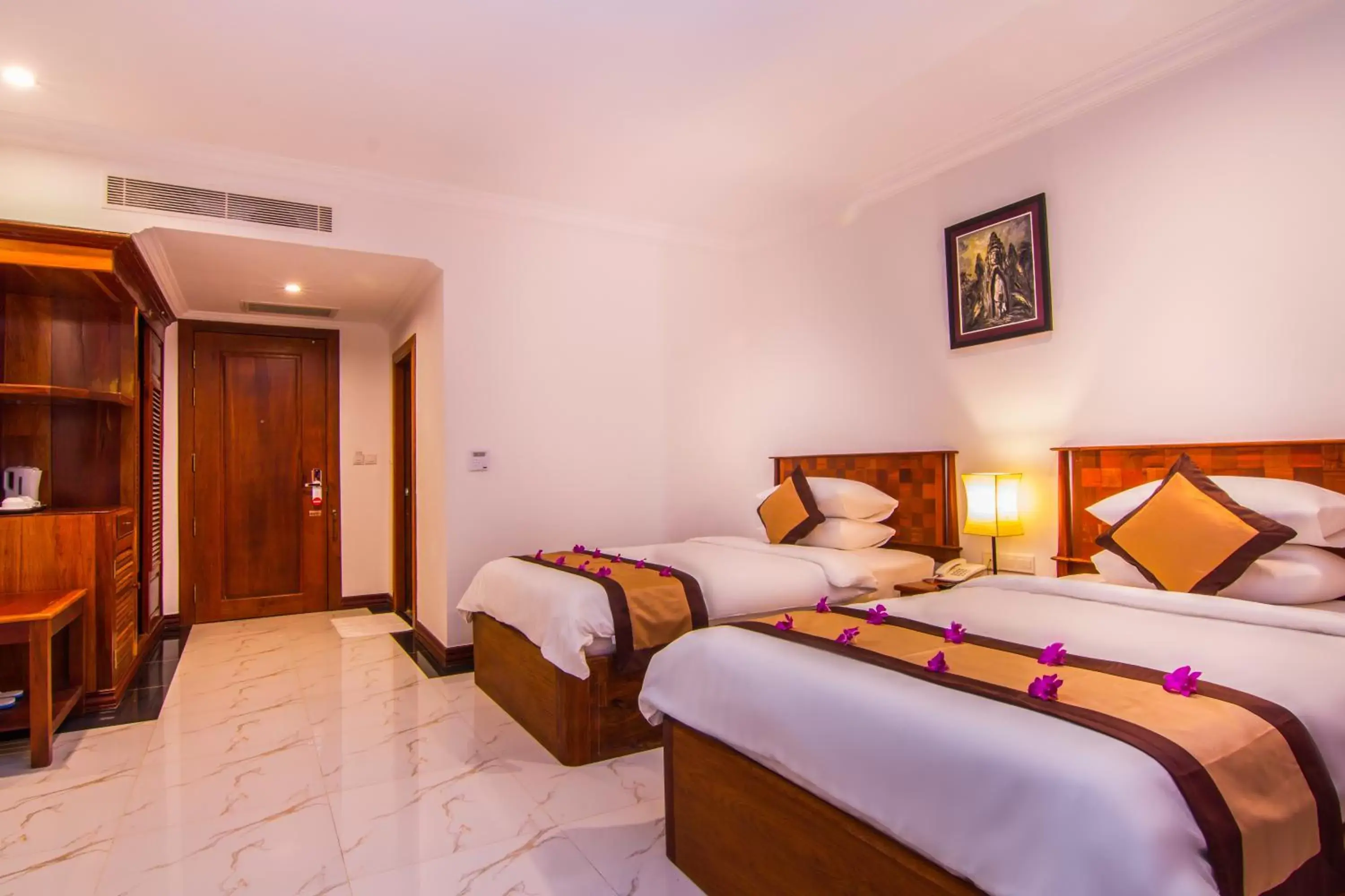 Deluxe Double or Twin with Breakfast in Glorious Hotel Deluxe Double or Twin with Breakfast in Glorious Hotel