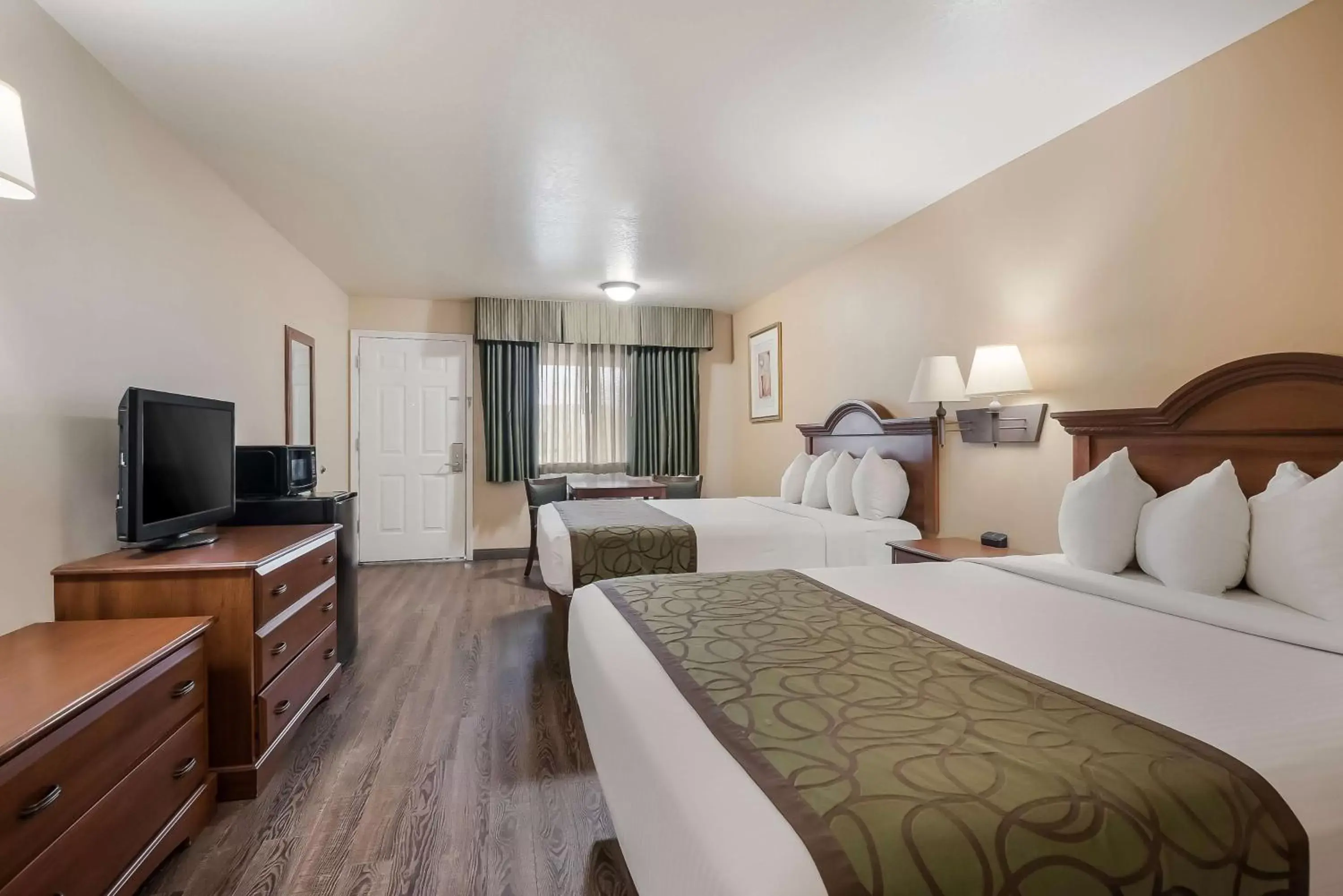 Queen Room with Two Queen Beds - Pet-friendly in SureStay Hotel by Best Western Fernley Queen Room with Two Queen Beds - Pet-friendly in SureStay Hotel by Best Western Fernley